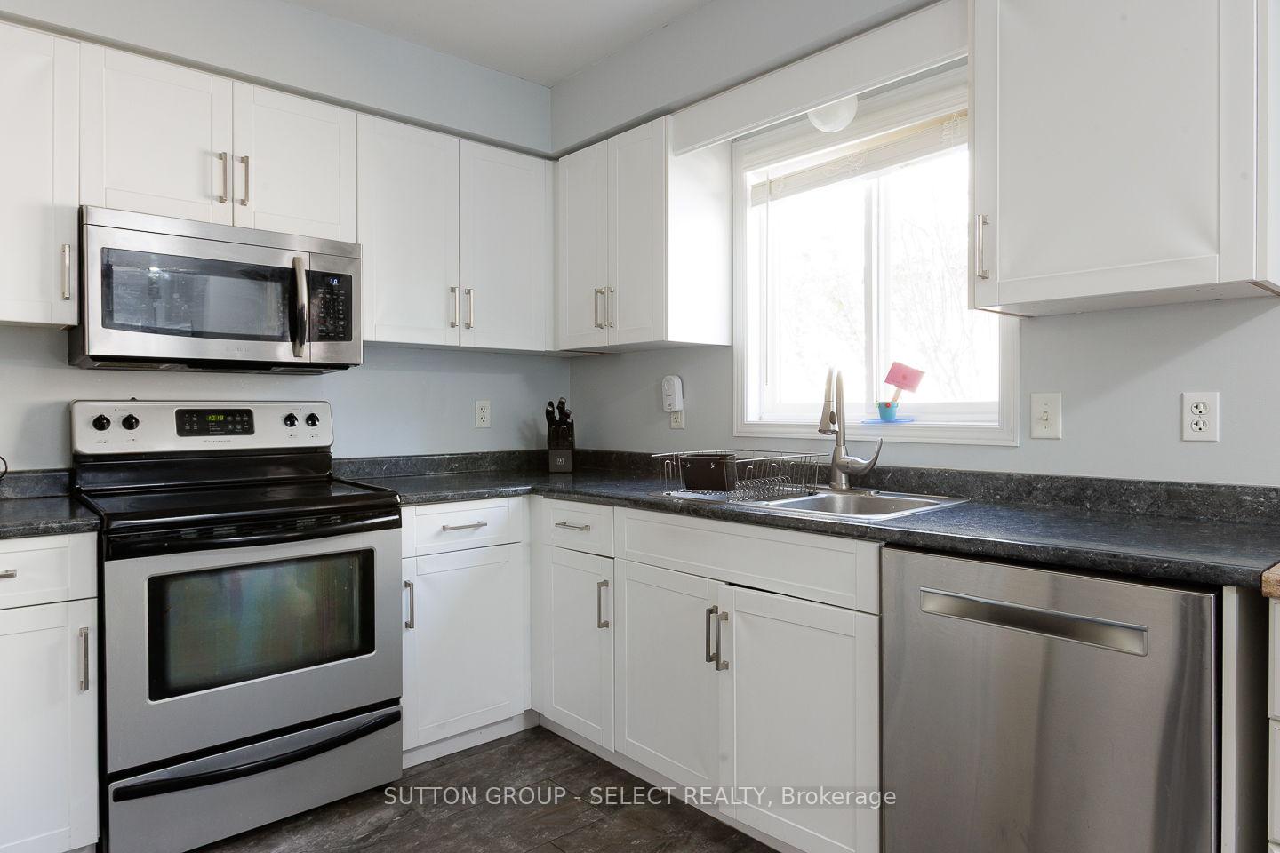 Photo 10 of 832 Marigold Street, London, North C — HOMEH