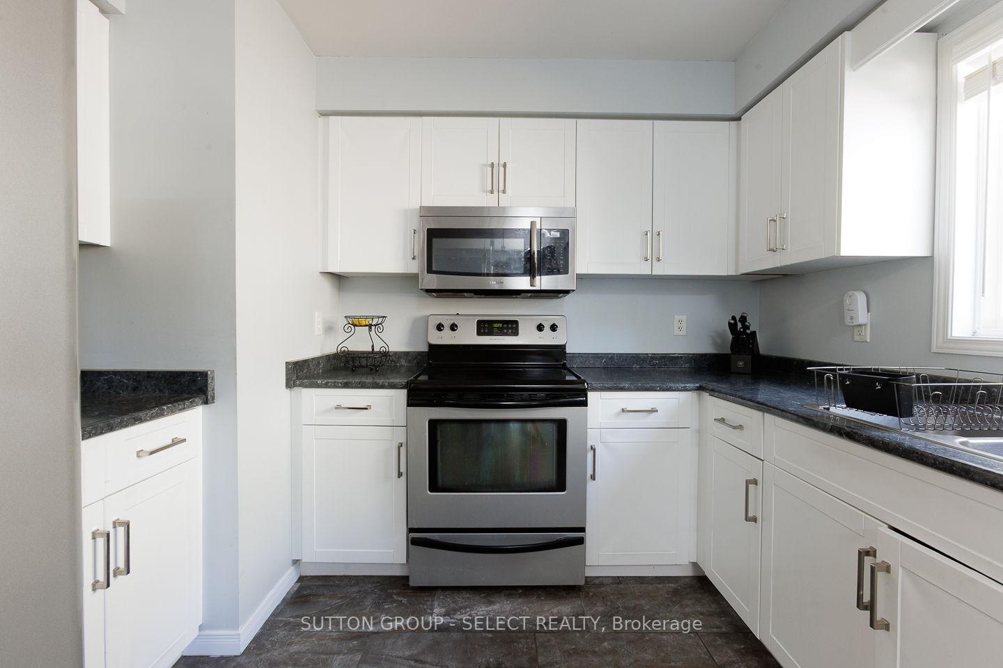 Photo 11 of 832 Marigold Street, London, North C — HOMEH