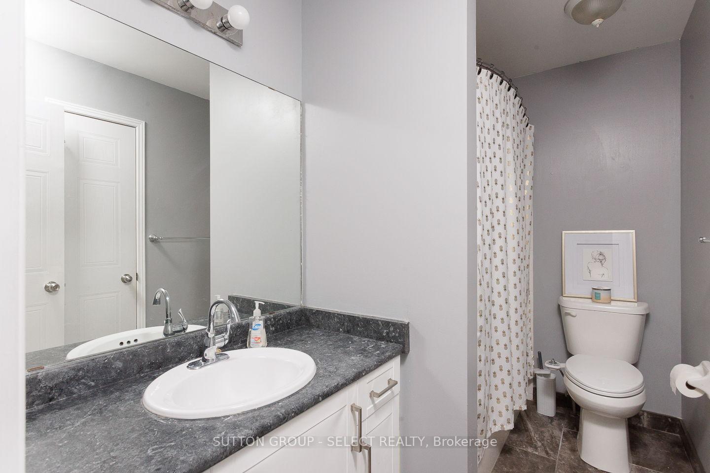 Photo 15 of 832 Marigold Street, London, North C — HOMEH