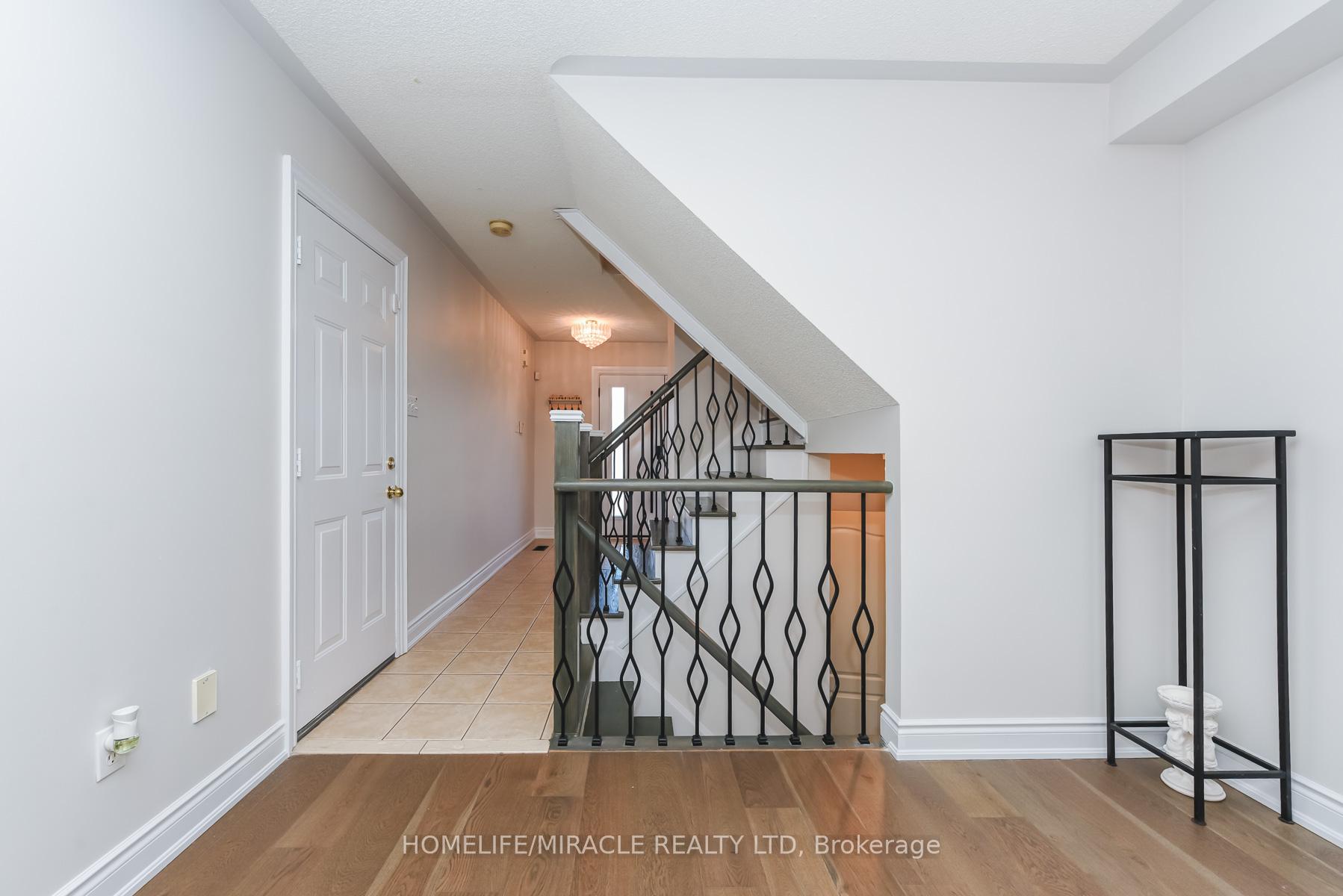 Photo 6 of 114 Edenbrook Hill Drive, Brampton, Fletcher's Meadow — HOMEH
