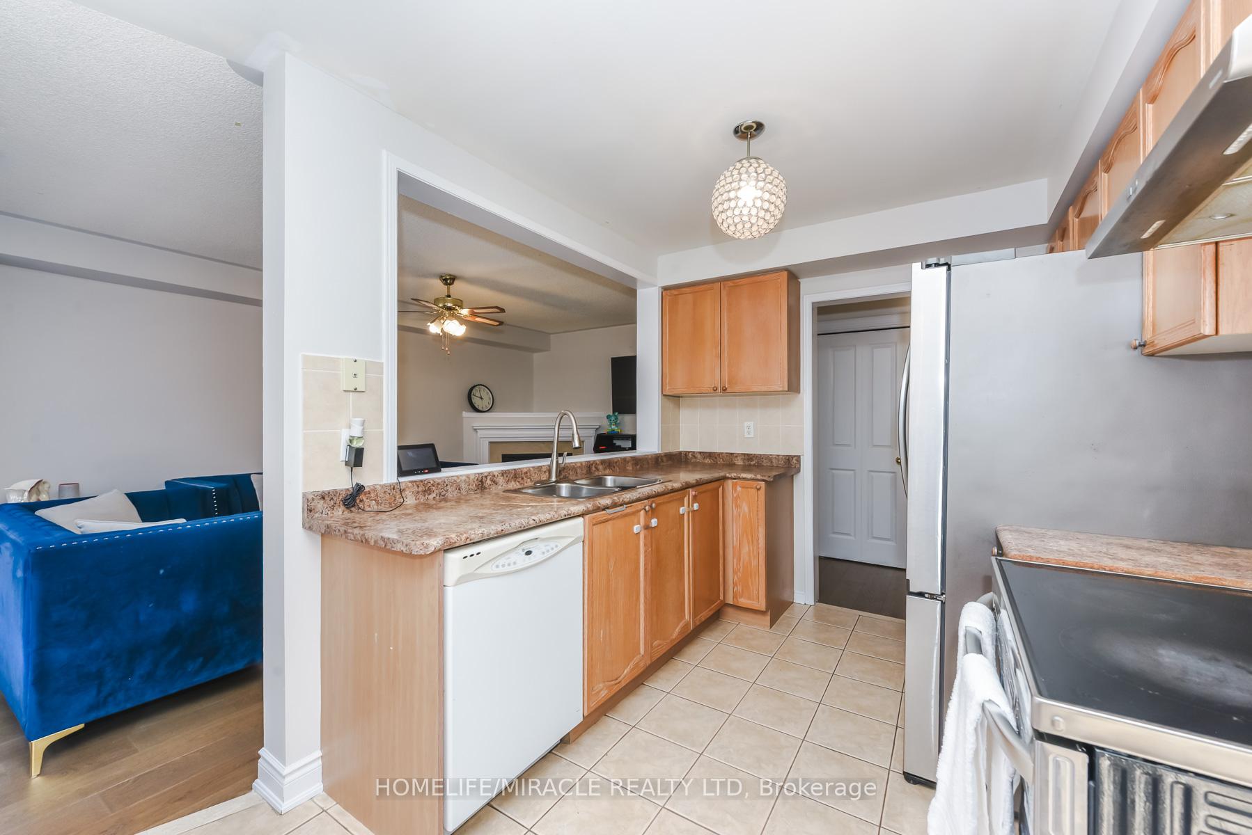 Photo 12 of 114 Edenbrook Hill Drive, Brampton, Fletcher's Meadow — HOMEH