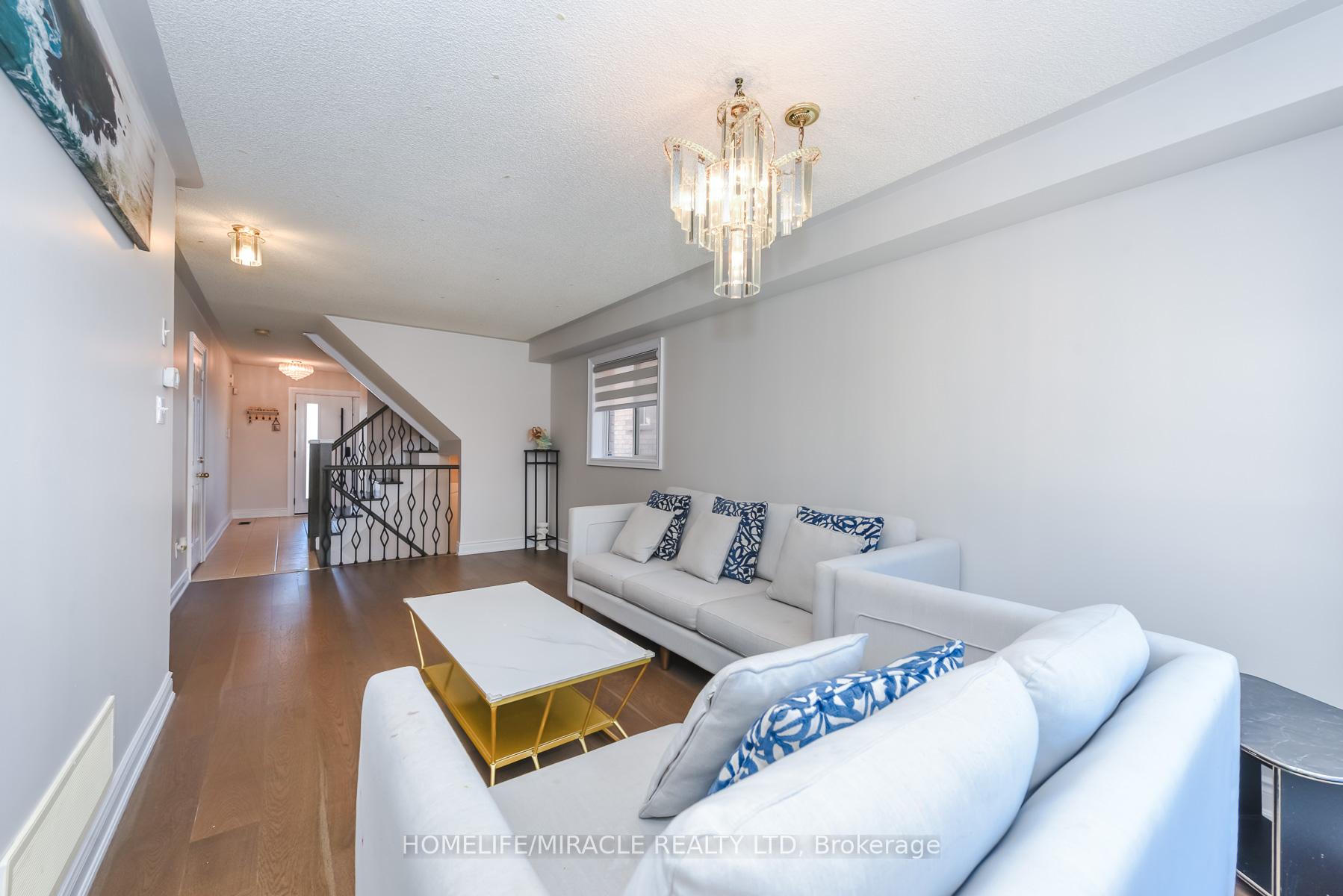 Photo 16 of 114 Edenbrook Hill Drive, Brampton, Fletcher's Meadow — HOMEH