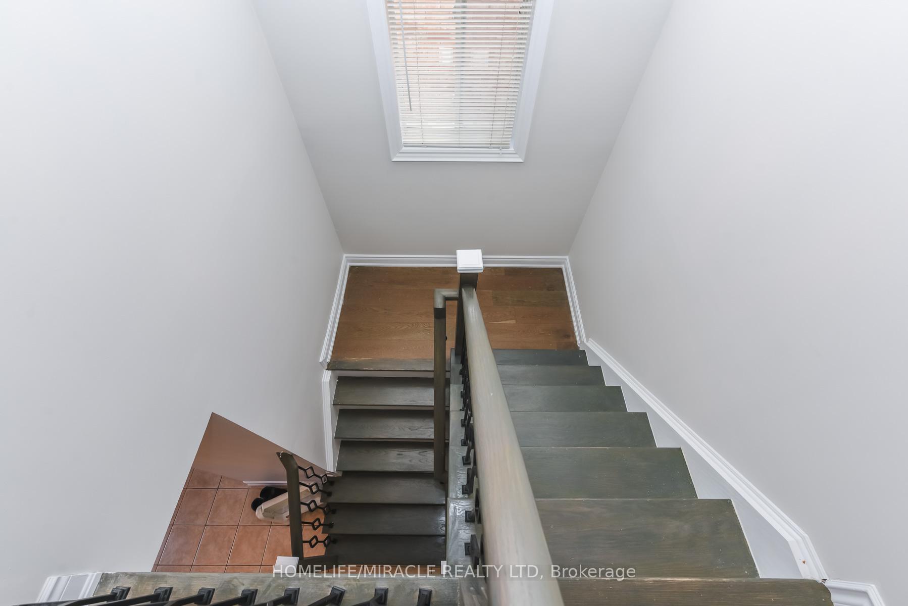 Photo 24 of 114 Edenbrook Hill Drive, Brampton, Fletcher's Meadow — HOMEH