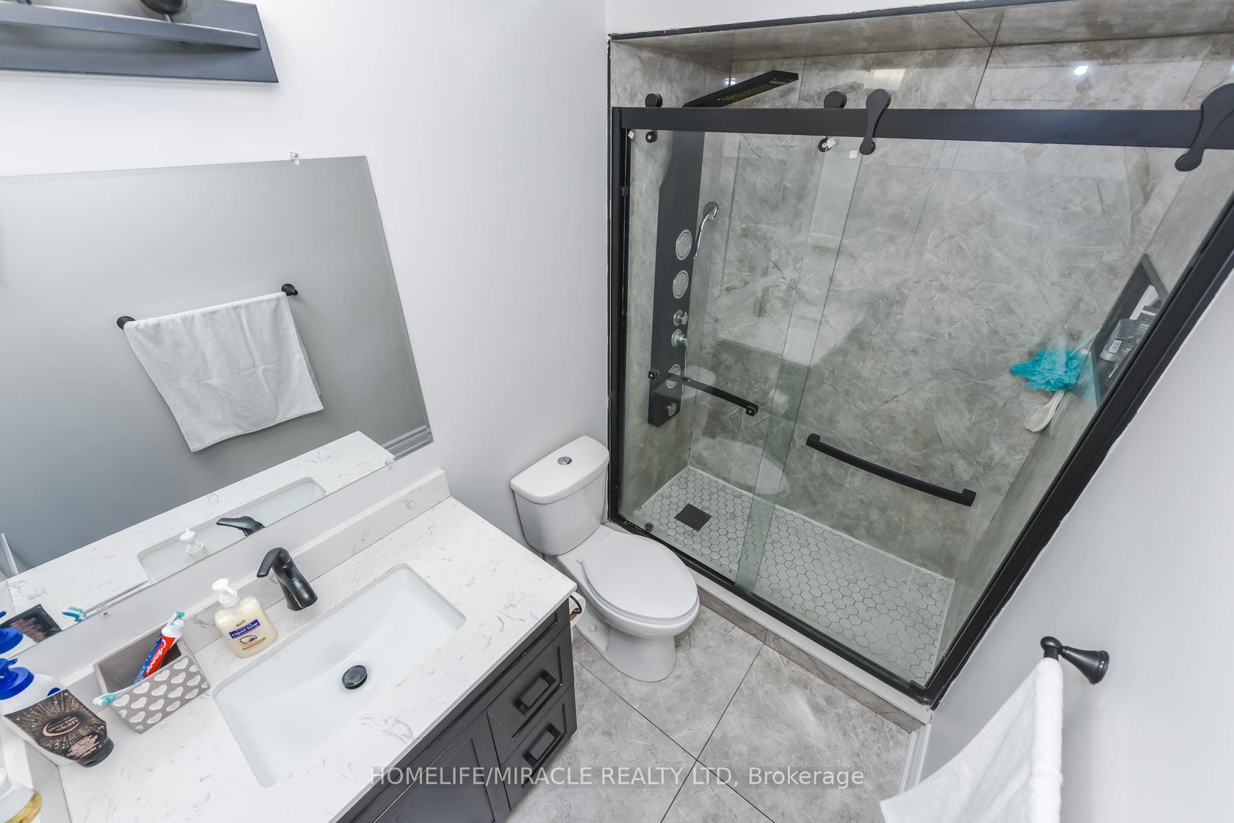 Photo 30 of 114 Edenbrook Hill Drive, Brampton, Fletcher's Meadow — HOMEH