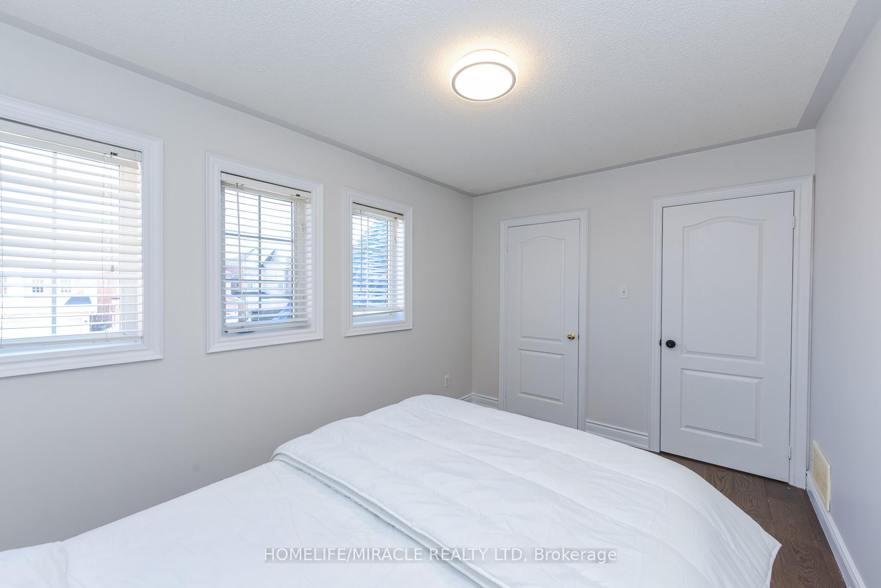 Photo 32 of 114 Edenbrook Hill Drive, Brampton, Fletcher's Meadow — HOMEH