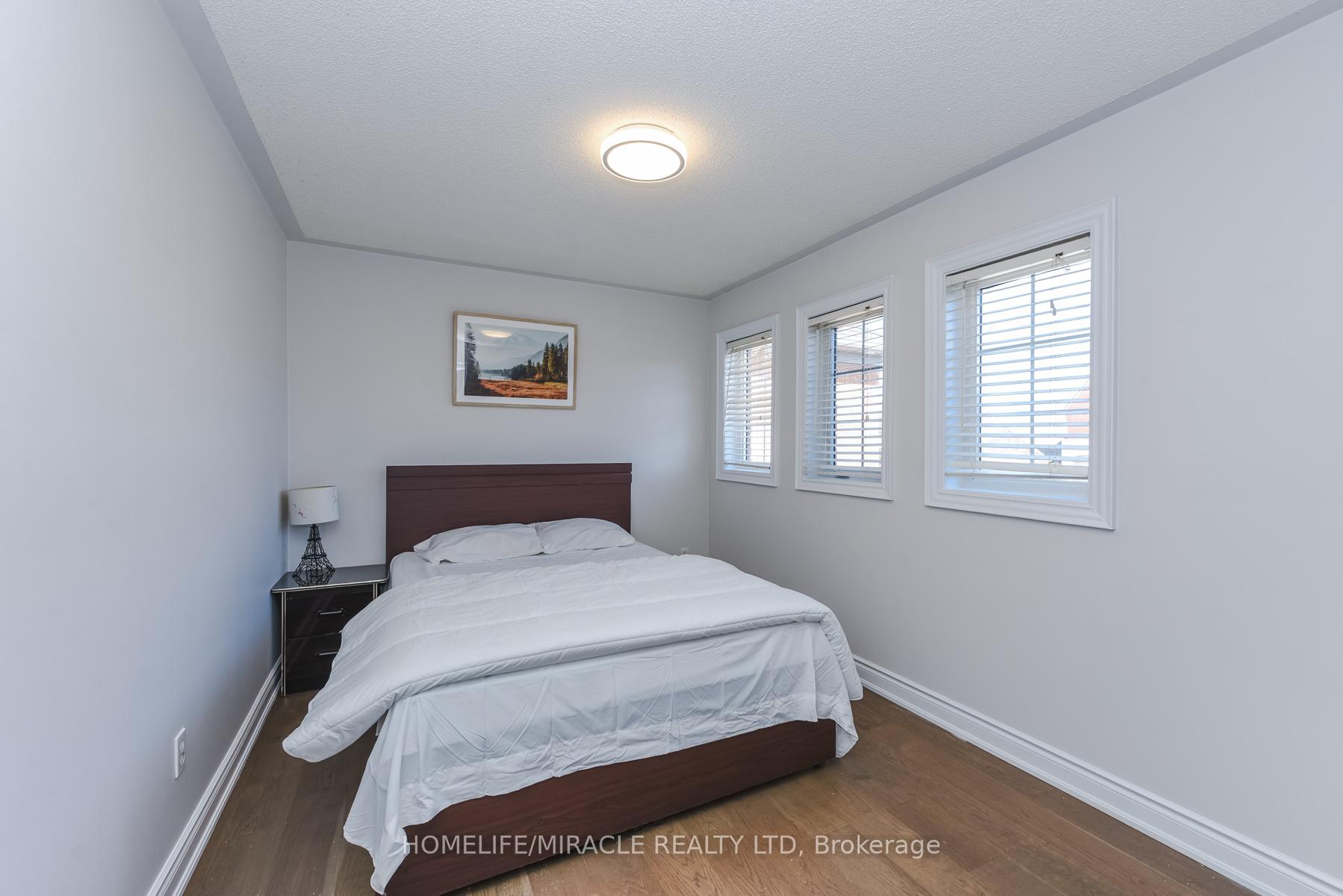 Photo 34 of 114 Edenbrook Hill Drive, Brampton, Fletcher's Meadow — HOMEH