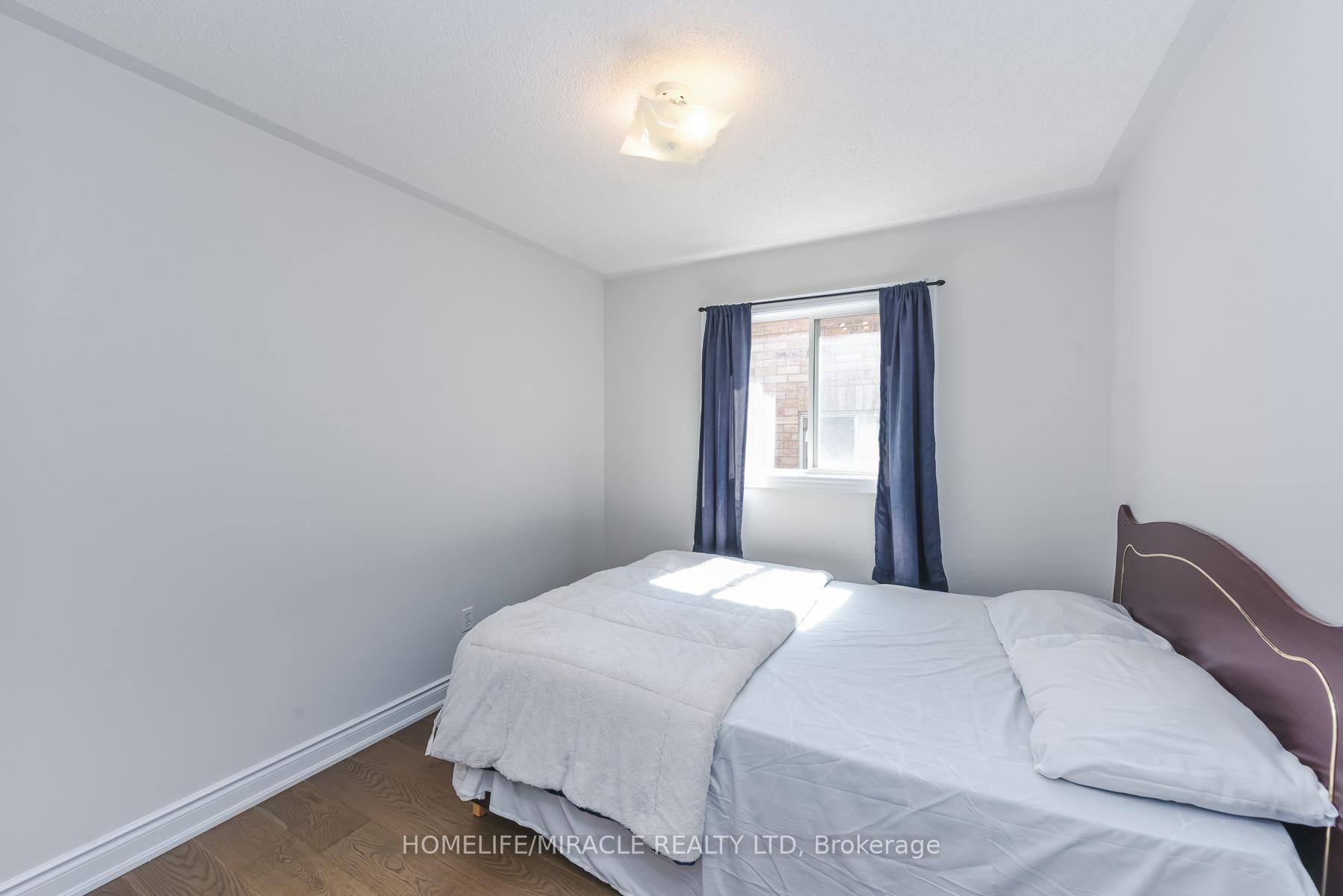 Photo 36 of 114 Edenbrook Hill Drive, Brampton, Fletcher's Meadow — HOMEH