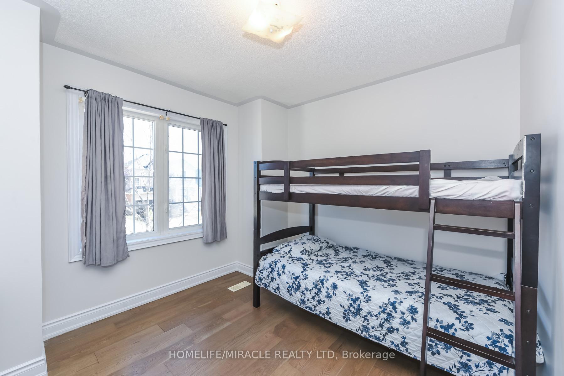 Photo 39 of 114 Edenbrook Hill Drive, Brampton, Fletcher's Meadow — HOMEH
