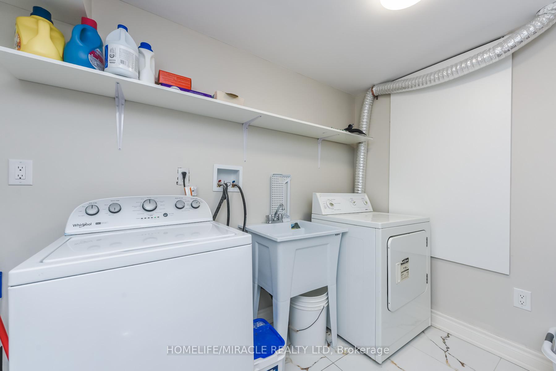 Photo 40 of 114 Edenbrook Hill Drive, Brampton, Fletcher's Meadow — HOMEH
