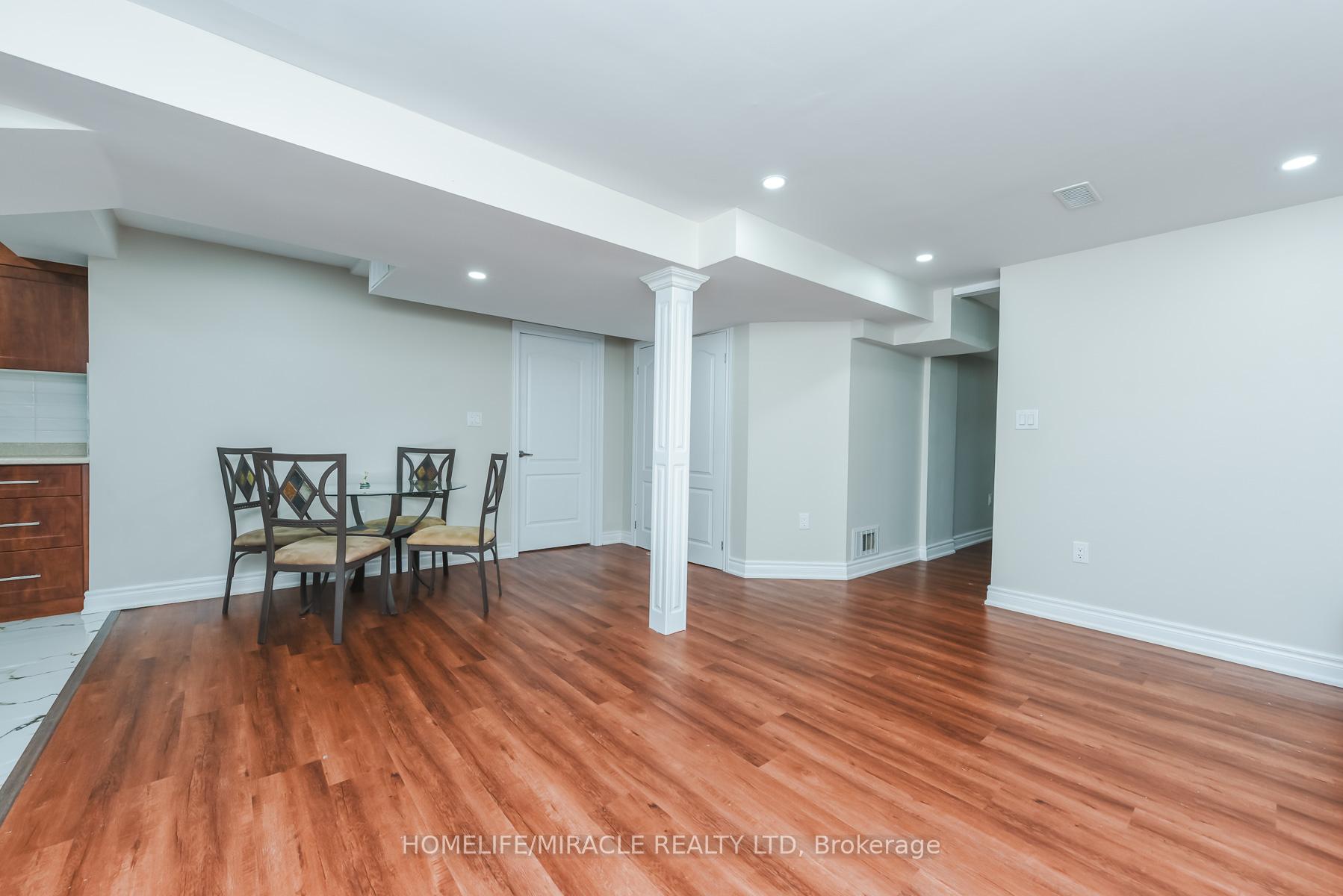 Photo 44 of 114 Edenbrook Hill Drive, Brampton, Fletcher's Meadow — HOMEH