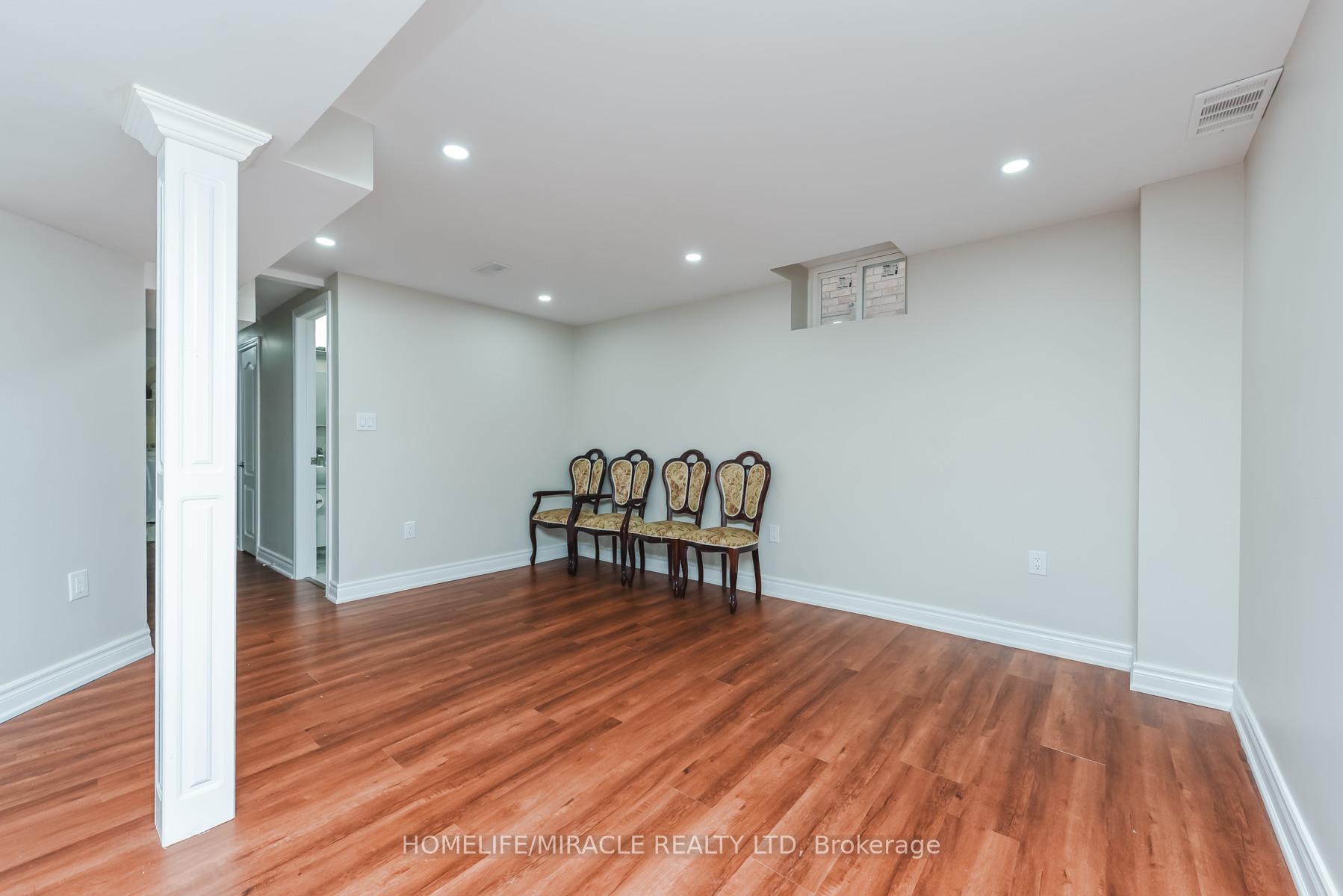 Photo 47 of 114 Edenbrook Hill Drive, Brampton, Fletcher's Meadow — HOMEH