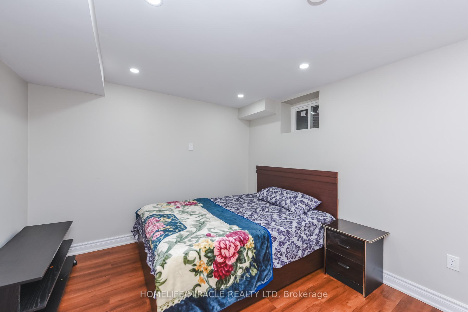 Photo 48 of 114 Edenbrook Hill Drive, Brampton, Fletcher's Meadow — HOMEH