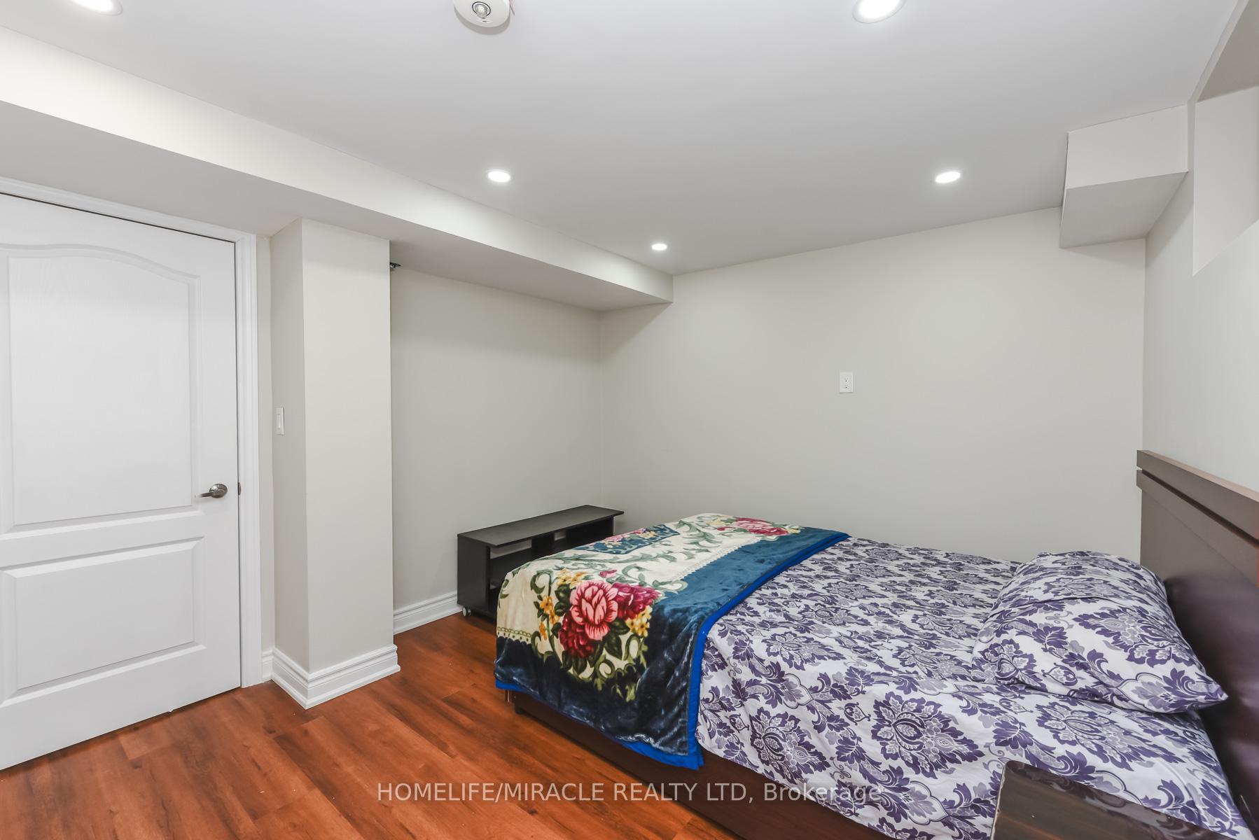 Photo 49 of 114 Edenbrook Hill Drive, Brampton, Fletcher's Meadow — HOMEH
