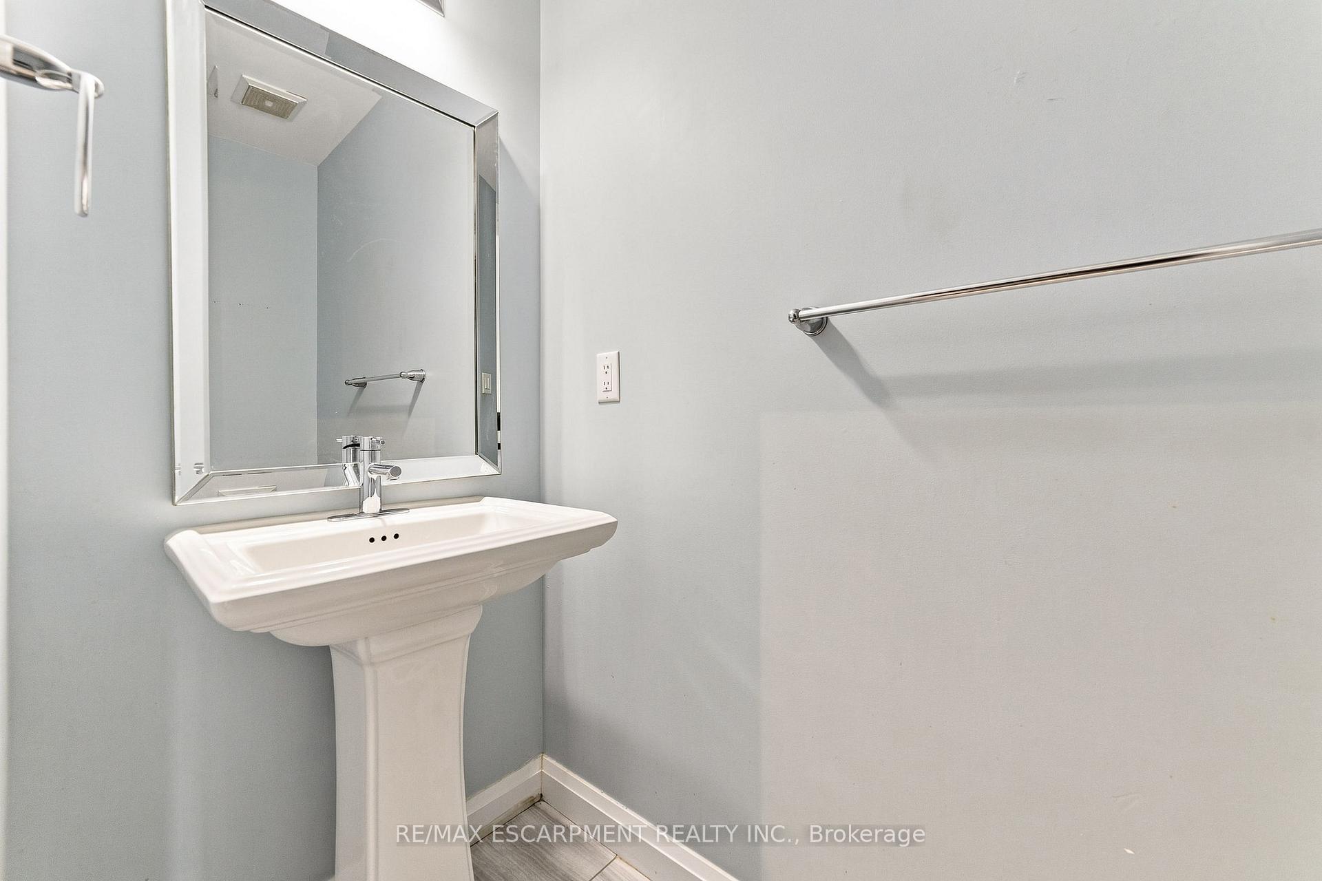 Photo 10 of Unit 86, 1169 Garner Road E, Hamilton, Ancaster — HOMEH