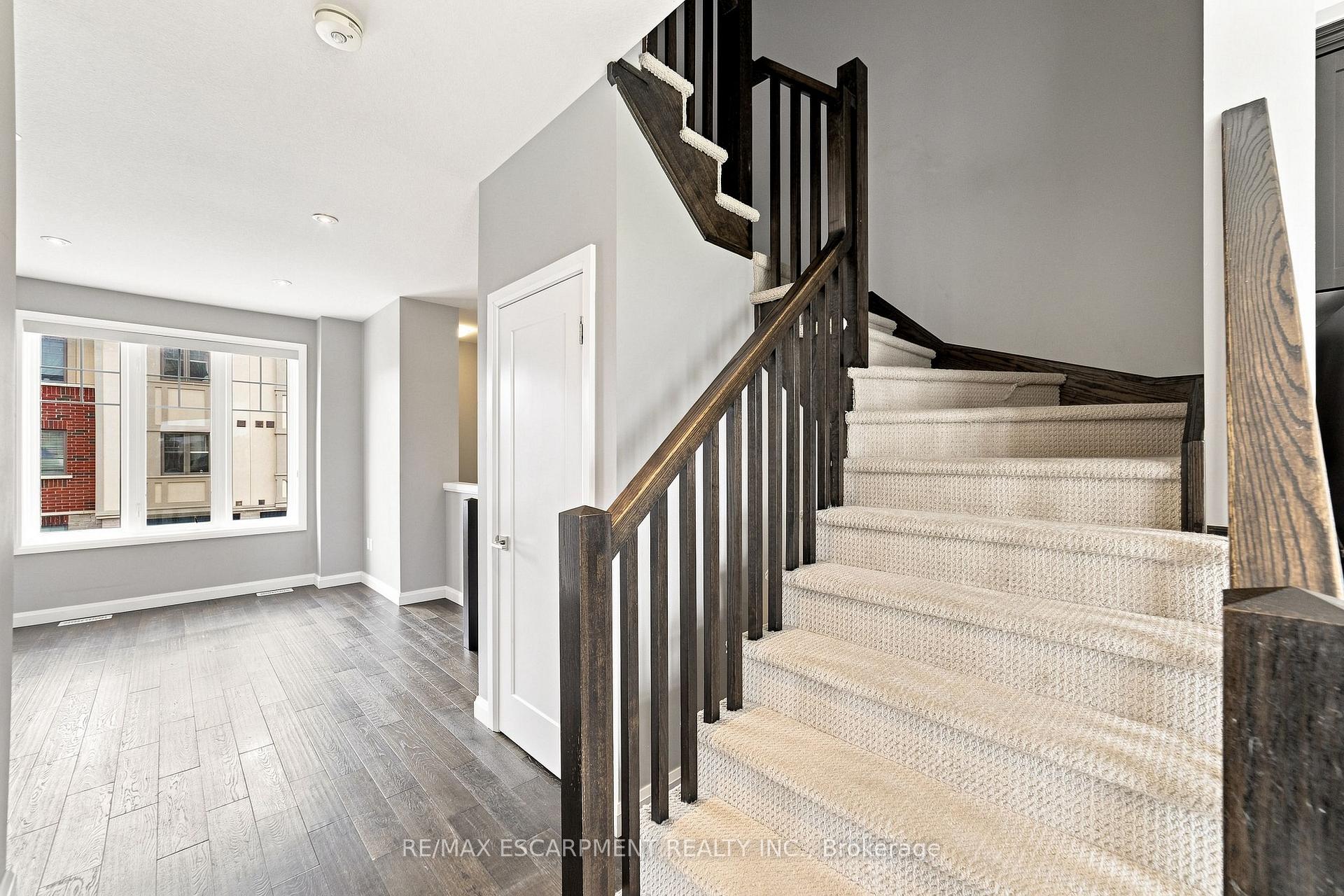 Photo 11 of Unit 86, 1169 Garner Road E, Hamilton, Ancaster — HOMEH