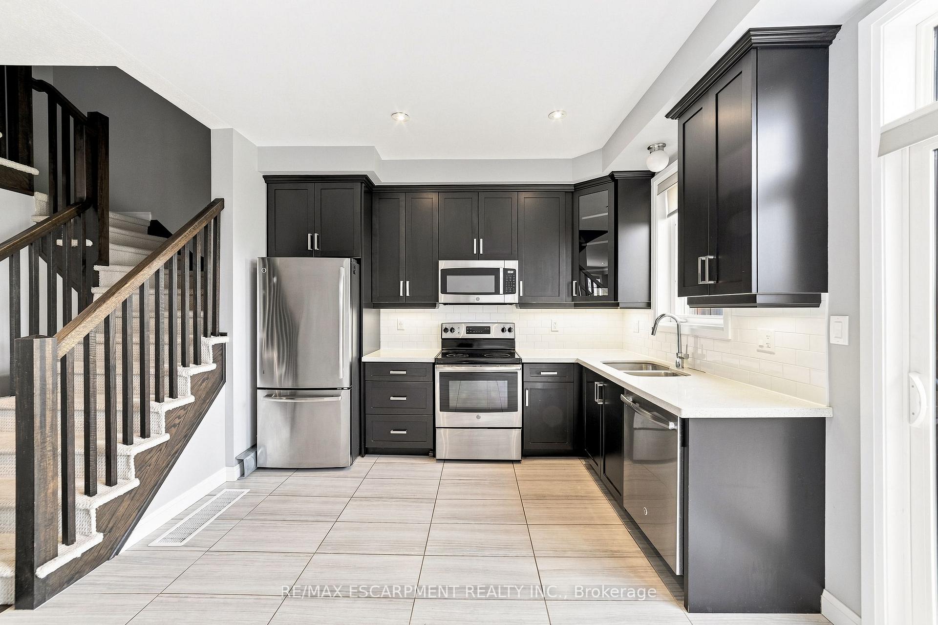Photo 12 of Unit 86, 1169 Garner Road E, Hamilton, Ancaster — HOMEH