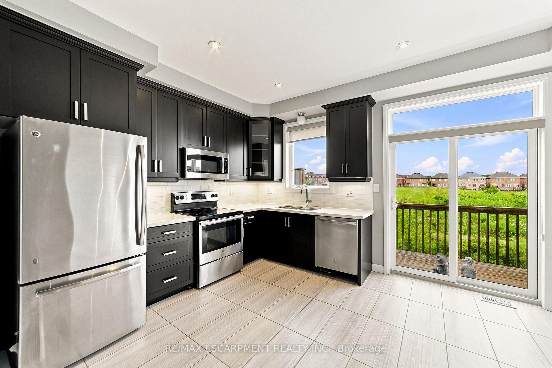 Photo 14 of Unit 86, 1169 Garner Road E, Hamilton, Ancaster — HOMEH