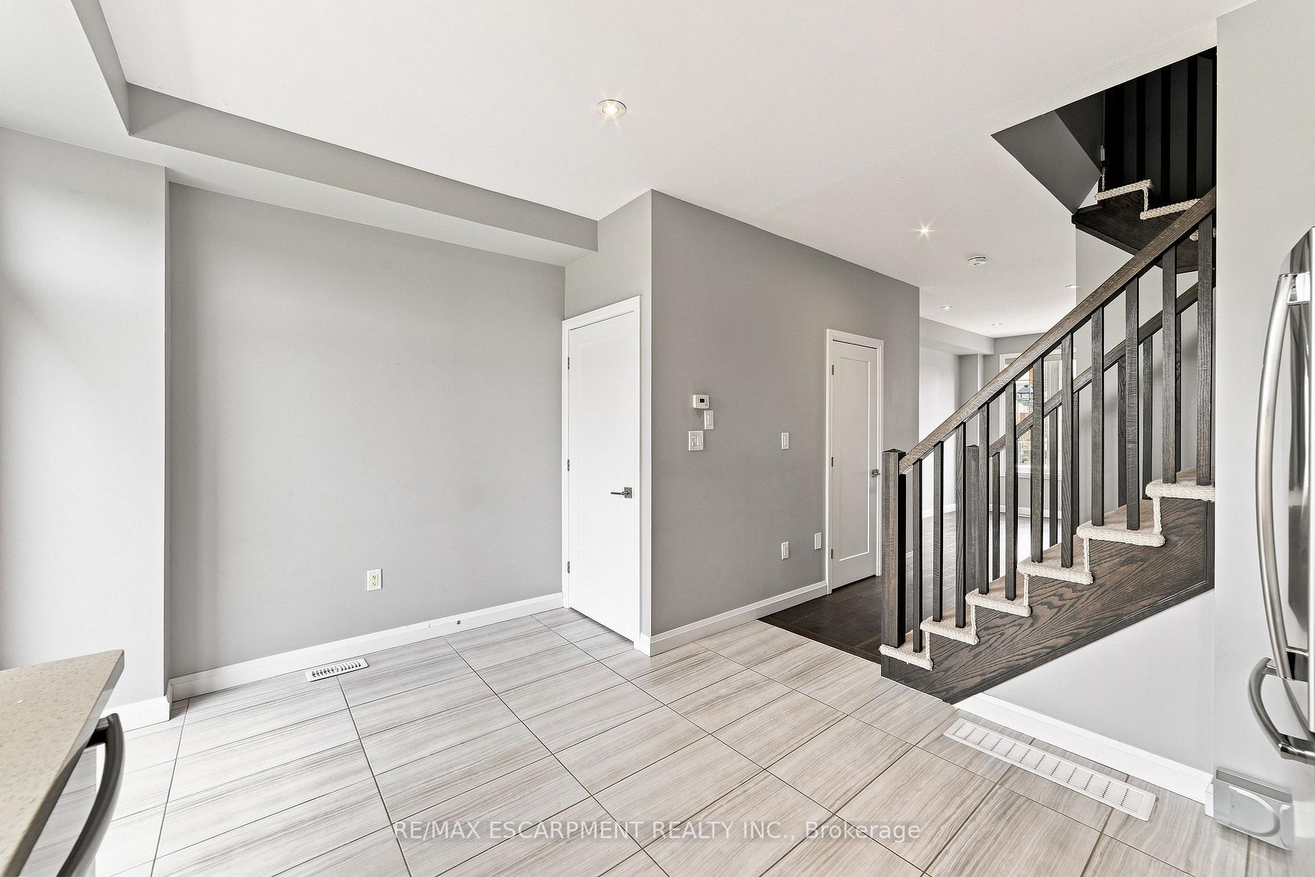 Photo 15 of Unit 86, 1169 Garner Road E, Hamilton, Ancaster — HOMEH