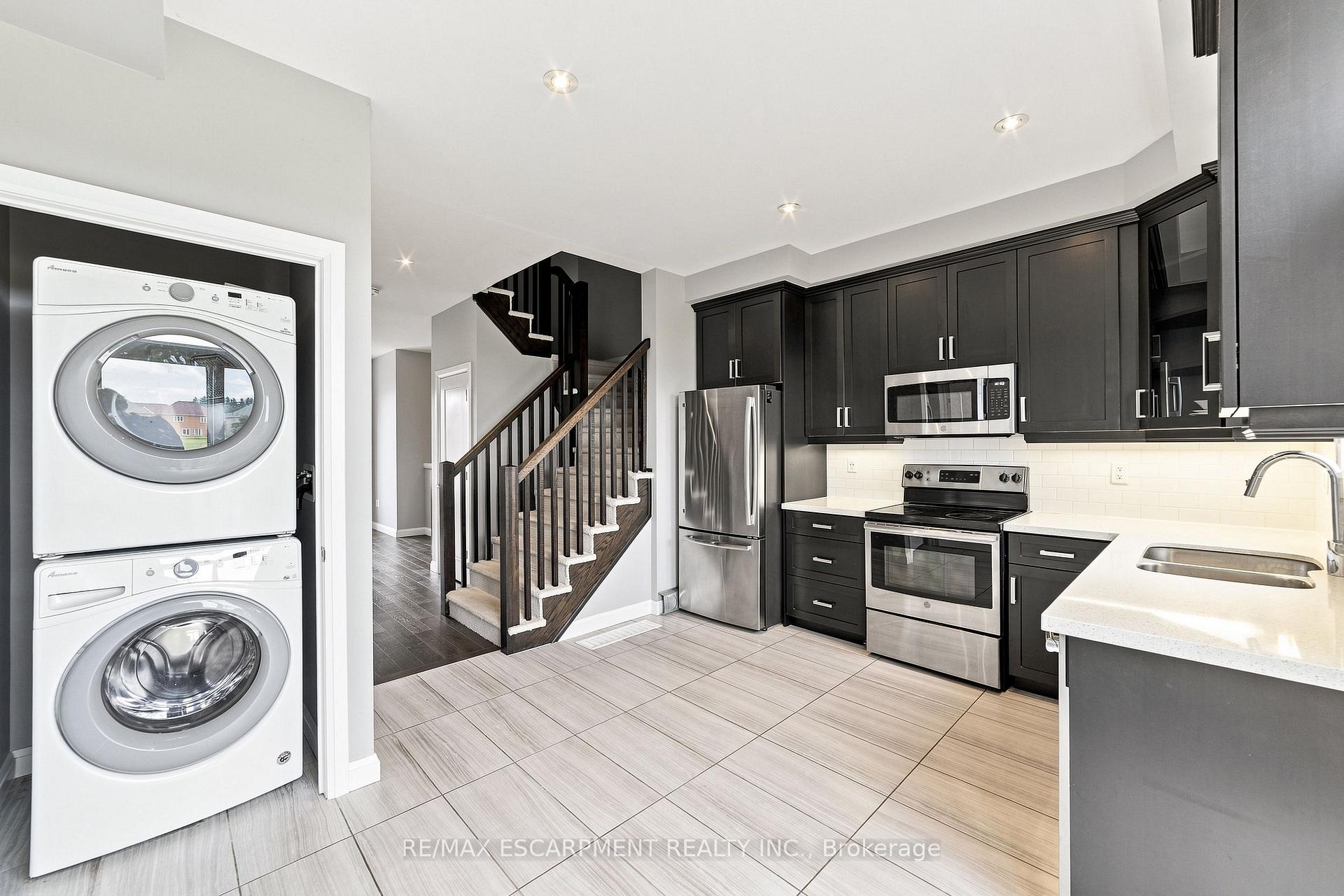 Photo 17 of Unit 86, 1169 Garner Road E, Hamilton, Ancaster — HOMEH