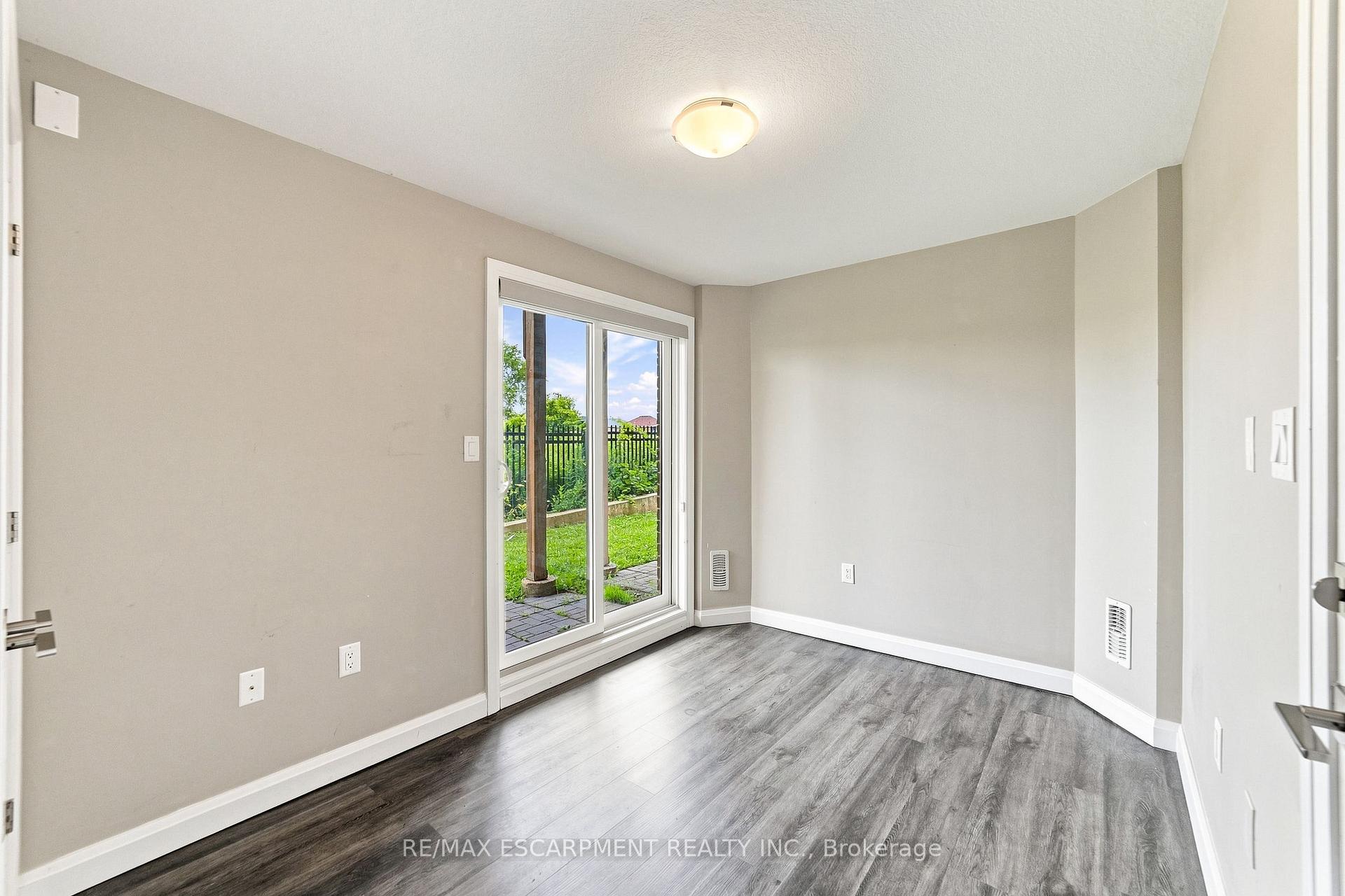 Photo 32 of Unit 86, 1169 Garner Road E, Hamilton, Ancaster — HOMEH