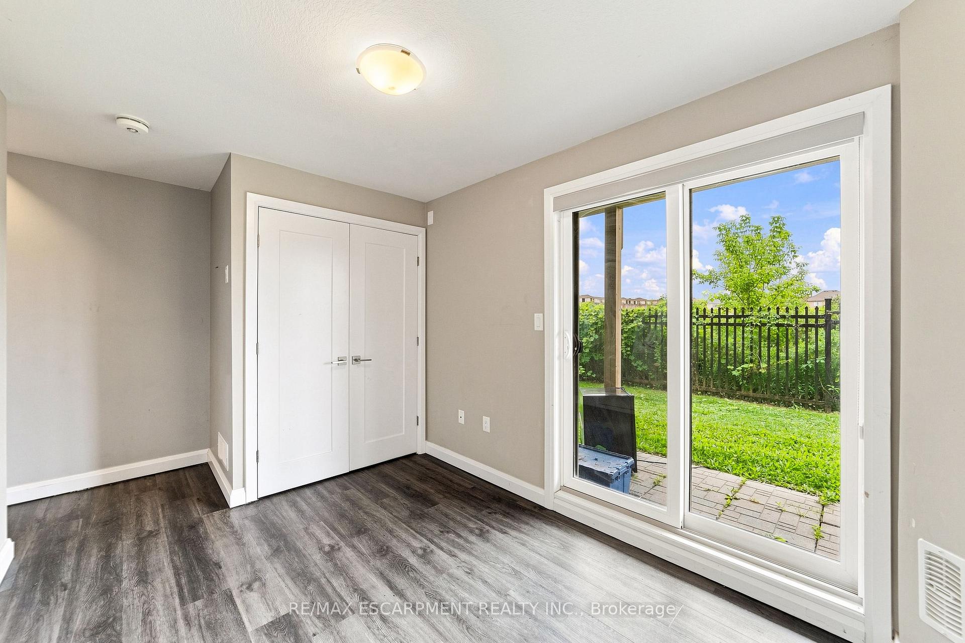 Photo 33 of Unit 86, 1169 Garner Road E, Hamilton, Ancaster — HOMEH