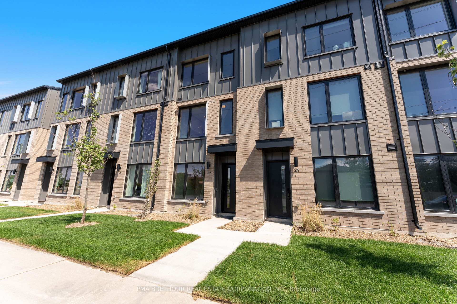 Photo 1 of 23 Rainwater Lane, Barrie, Holly — HOMEH
