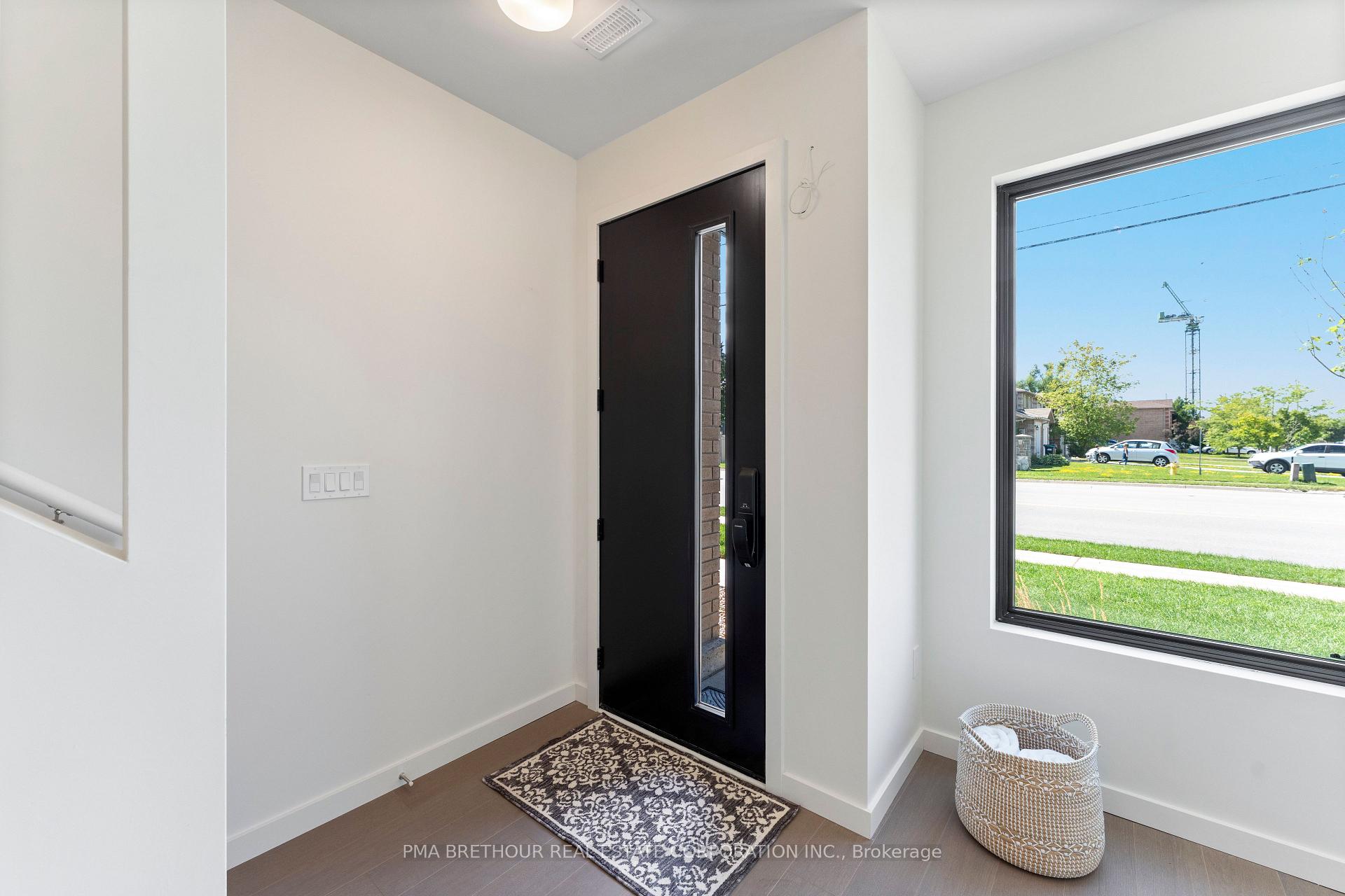 Photo 3 of 23 Rainwater Lane, Barrie, Holly — HOMEH