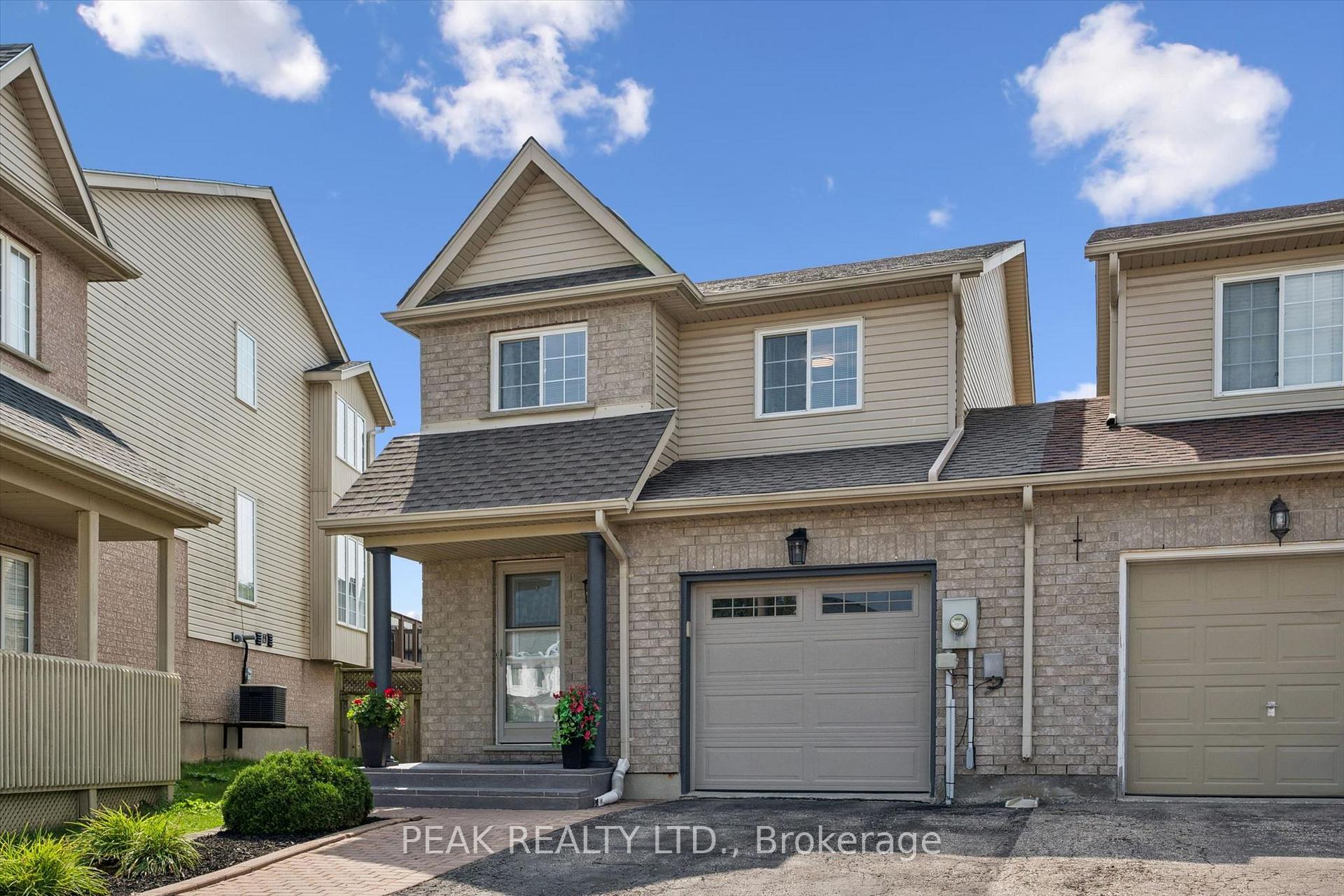 Photo 3 of 166 Windflower Drive, Kitchener, Larentian West — HOMEH