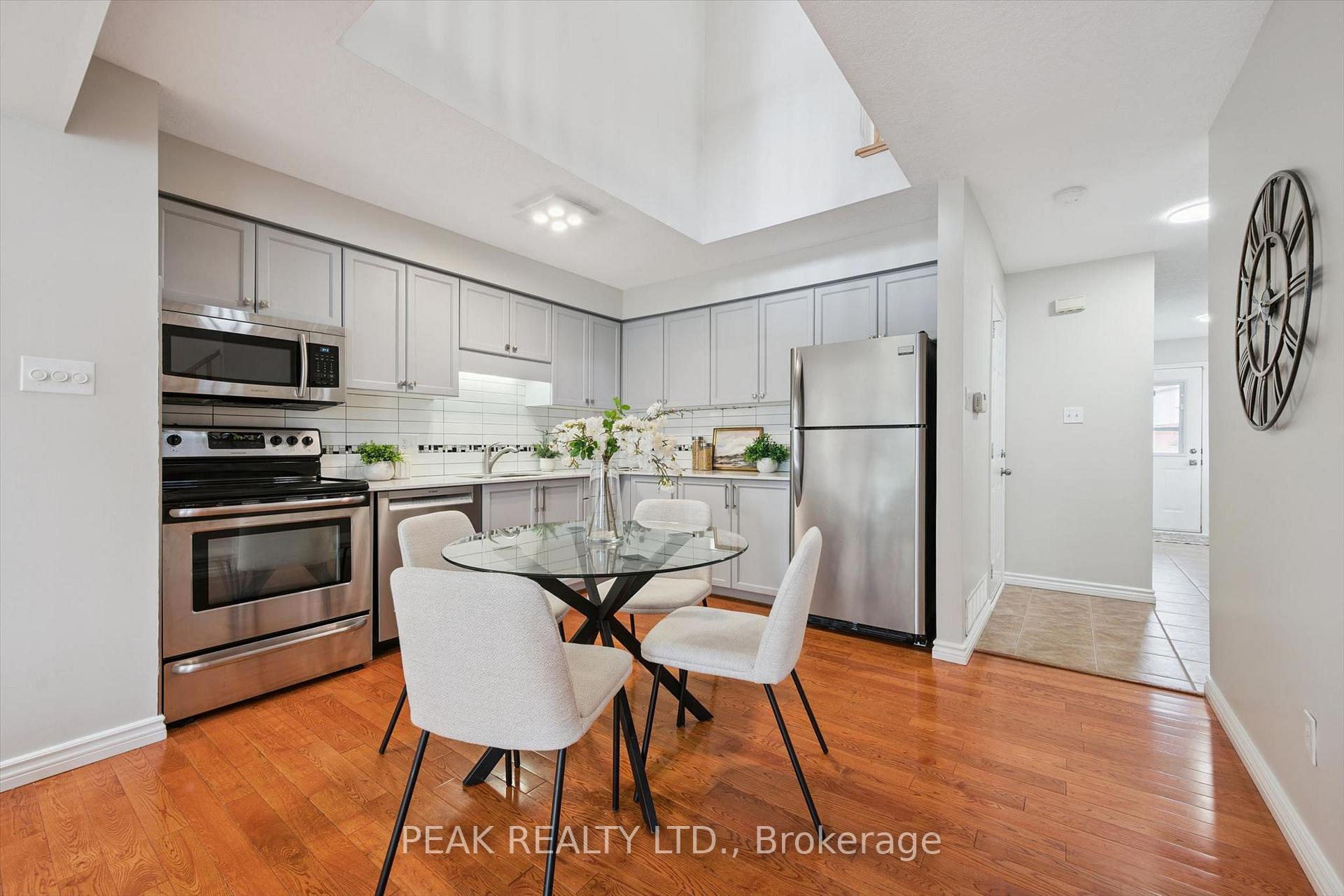Photo 10 of 166 Windflower Drive, Kitchener, Larentian West — HOMEH