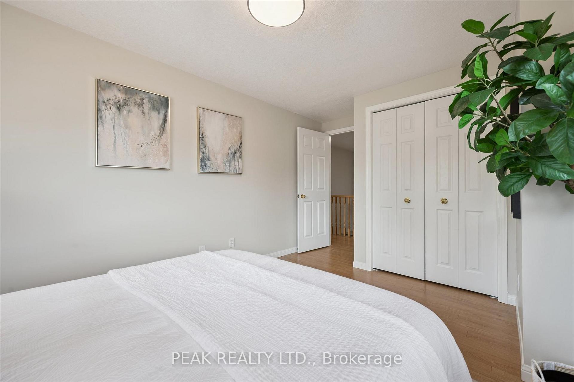 Photo 17 of 166 Windflower Drive, Kitchener, Larentian West — HOMEH