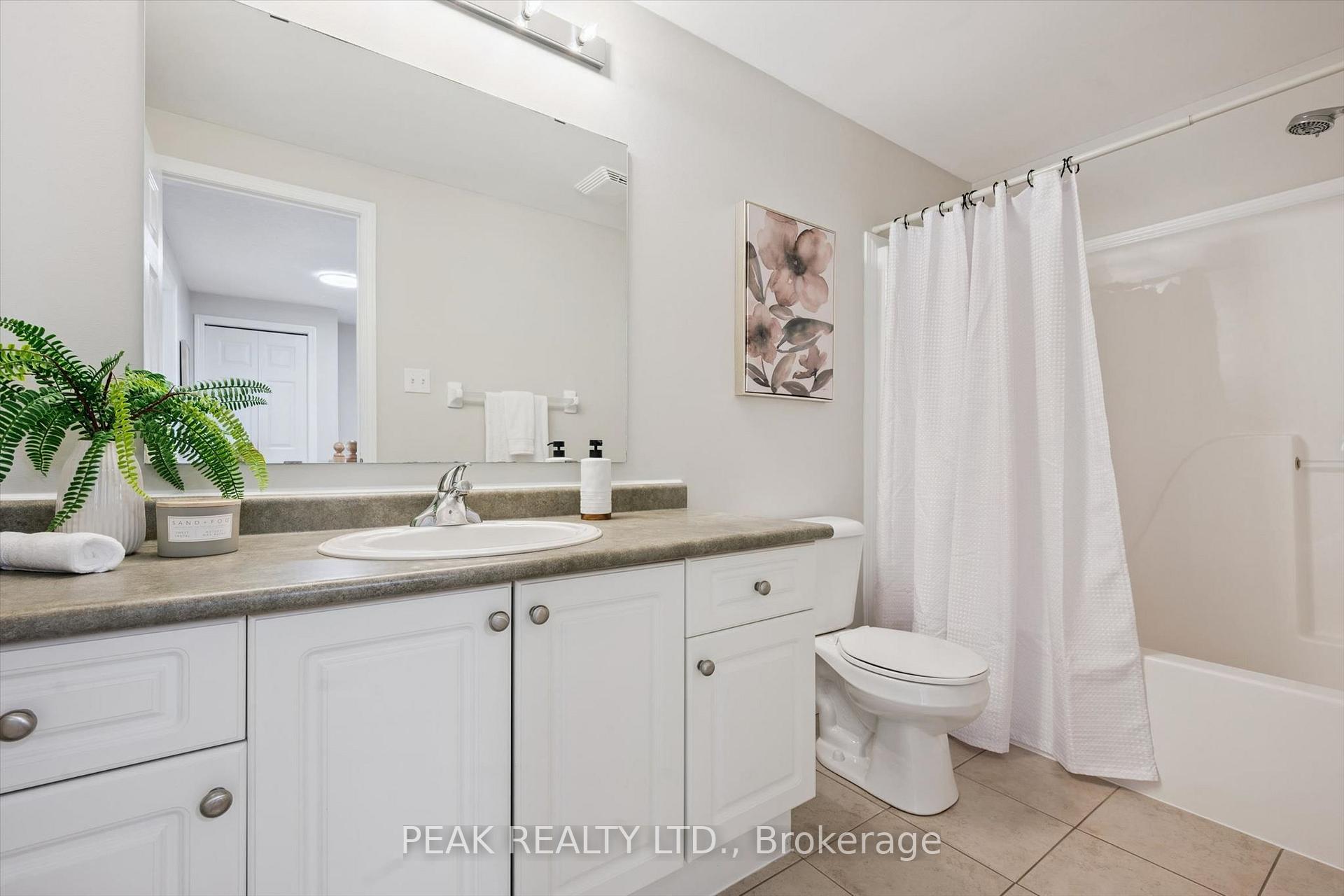 Photo 20 of 166 Windflower Drive, Kitchener, Larentian West — HOMEH