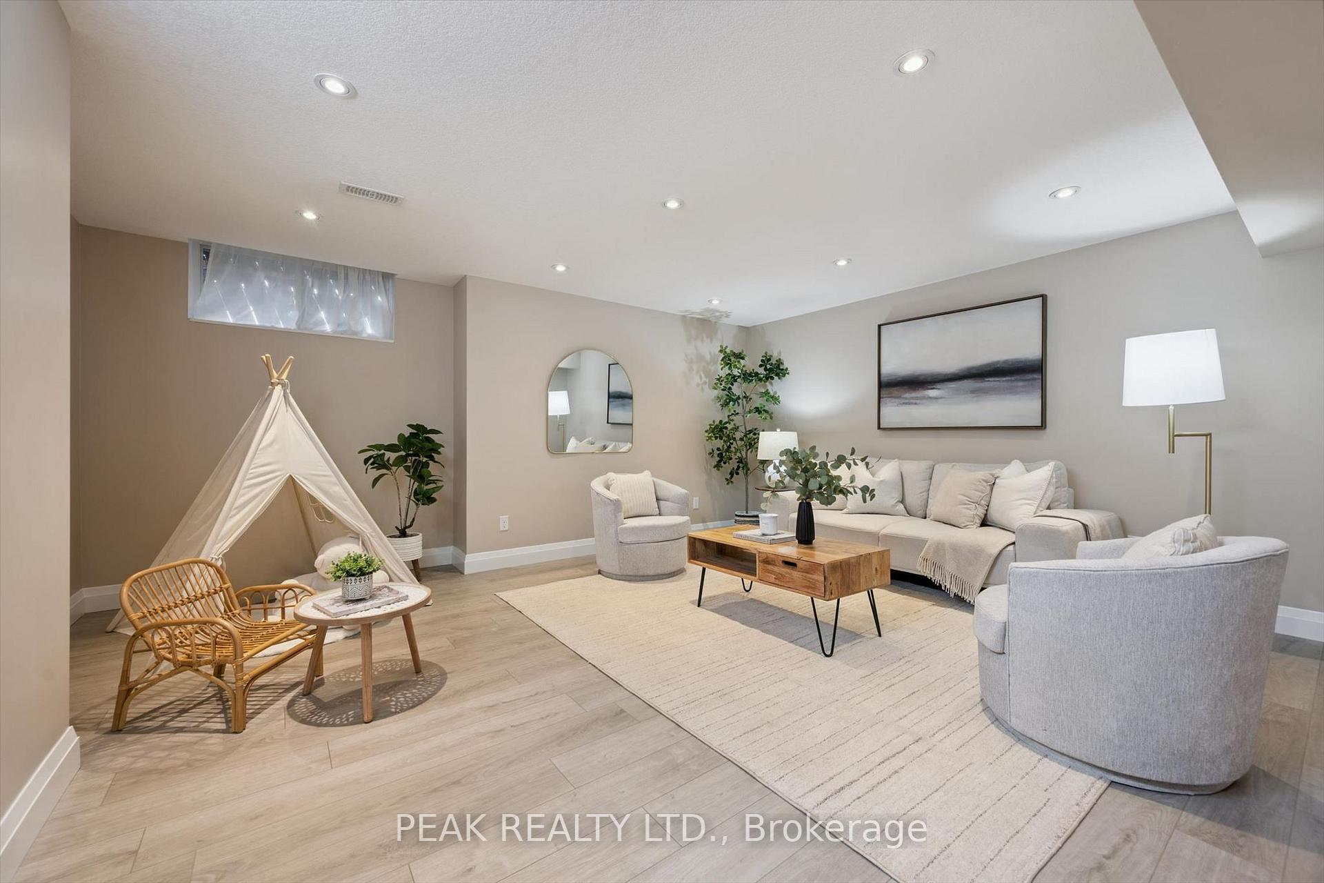 Photo 26 of 166 Windflower Drive, Kitchener, Larentian West — HOMEH