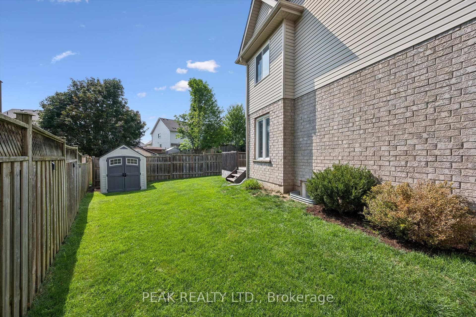 Photo 36 of 166 Windflower Drive, Kitchener, Larentian West — HOMEH