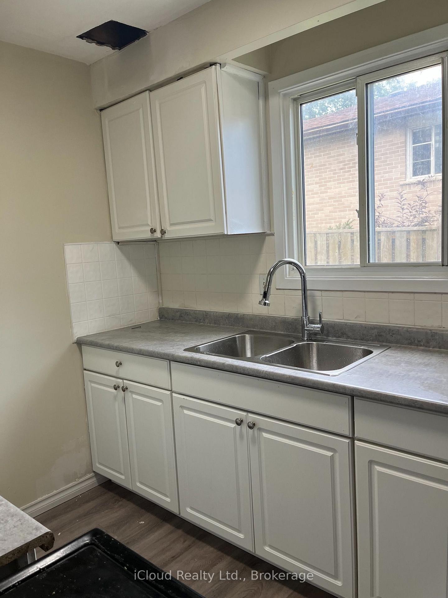 Photo 2 of 36 Sylvia Street, Barrie, Grove East — HOMEH