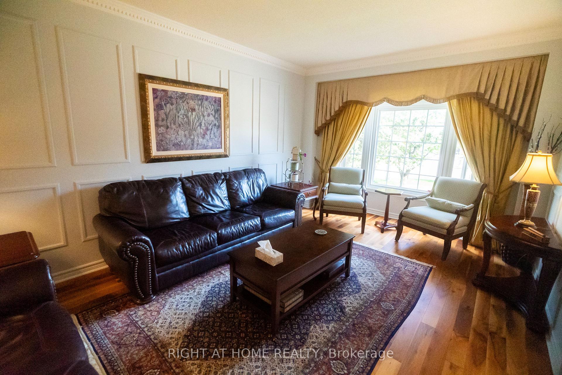 Photo 5 of 2427 Erin Centre Boulevard, Mississauga, Central Erin Mills — HOMEH