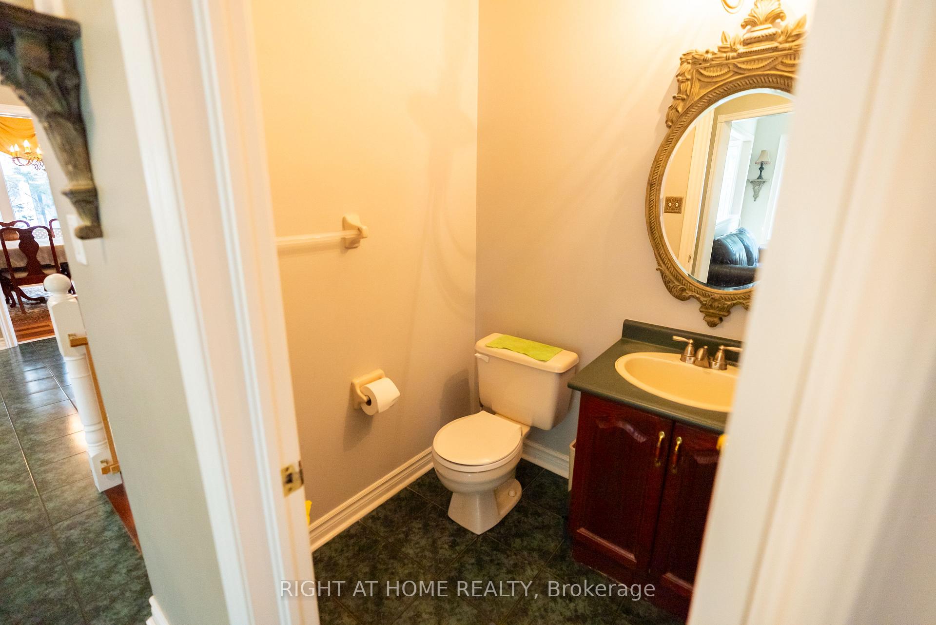Photo 12 of 2427 Erin Centre Boulevard, Mississauga, Central Erin Mills — HOMEH