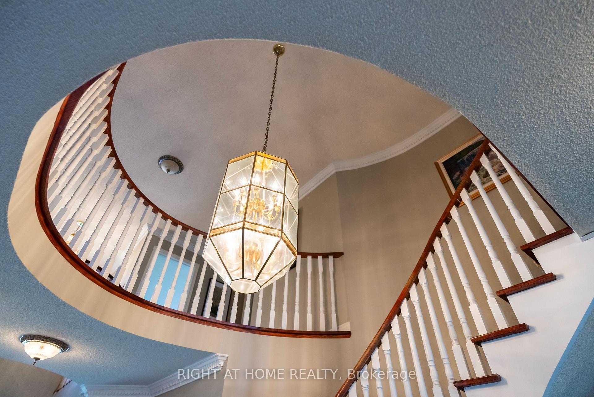 Photo 14 of 2427 Erin Centre Boulevard, Mississauga, Central Erin Mills — HOMEH