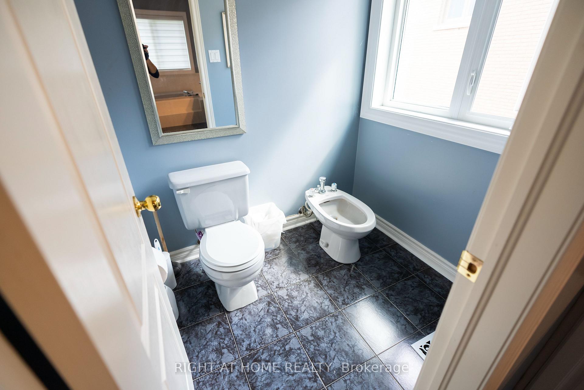 Photo 20 of 2427 Erin Centre Boulevard, Mississauga, Central Erin Mills — HOMEH
