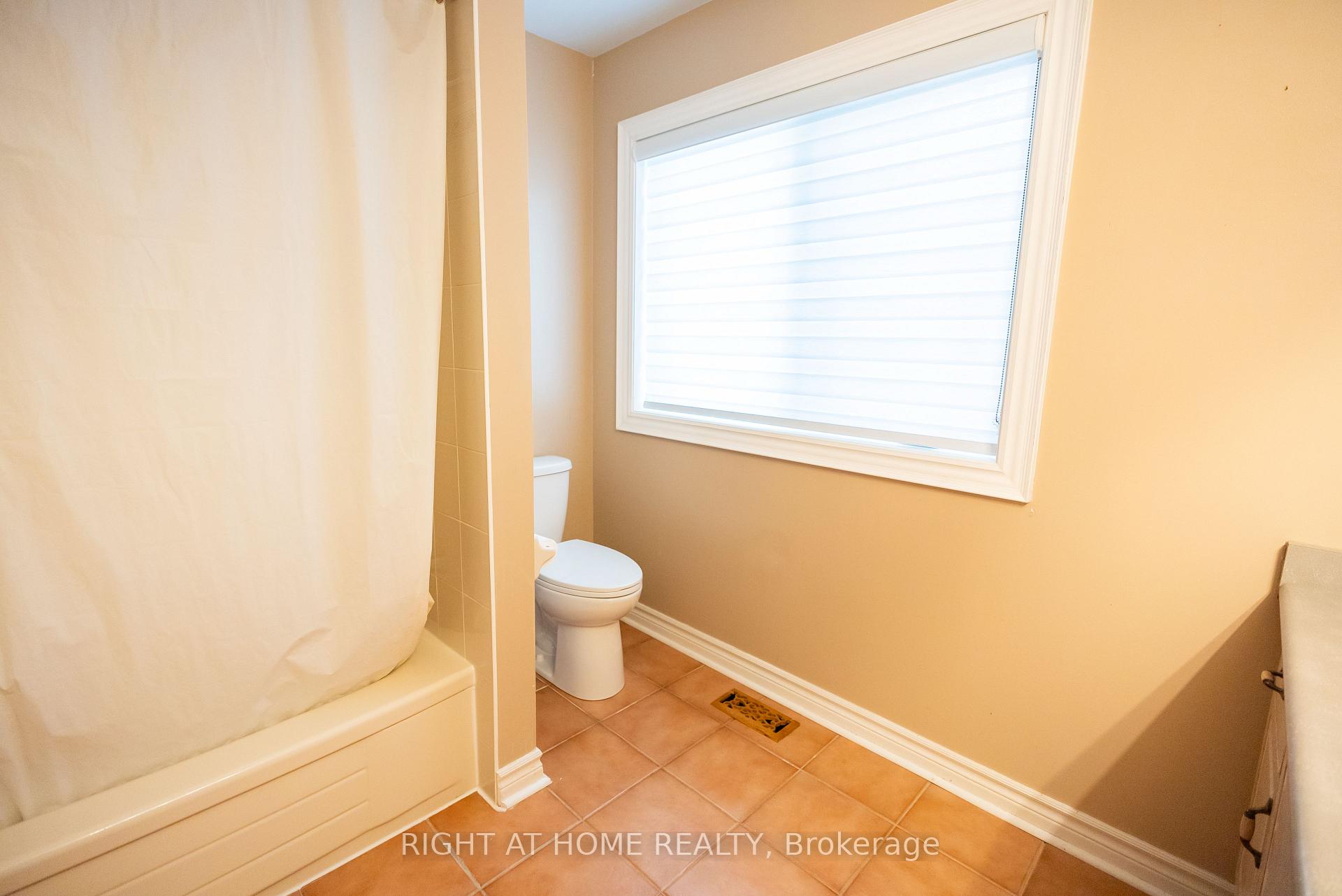 Photo 25 of 2427 Erin Centre Boulevard, Mississauga, Central Erin Mills — HOMEH