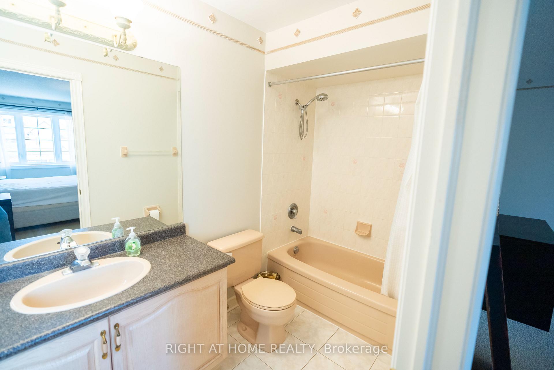 Photo 33 of 2427 Erin Centre Boulevard, Mississauga, Central Erin Mills — HOMEH