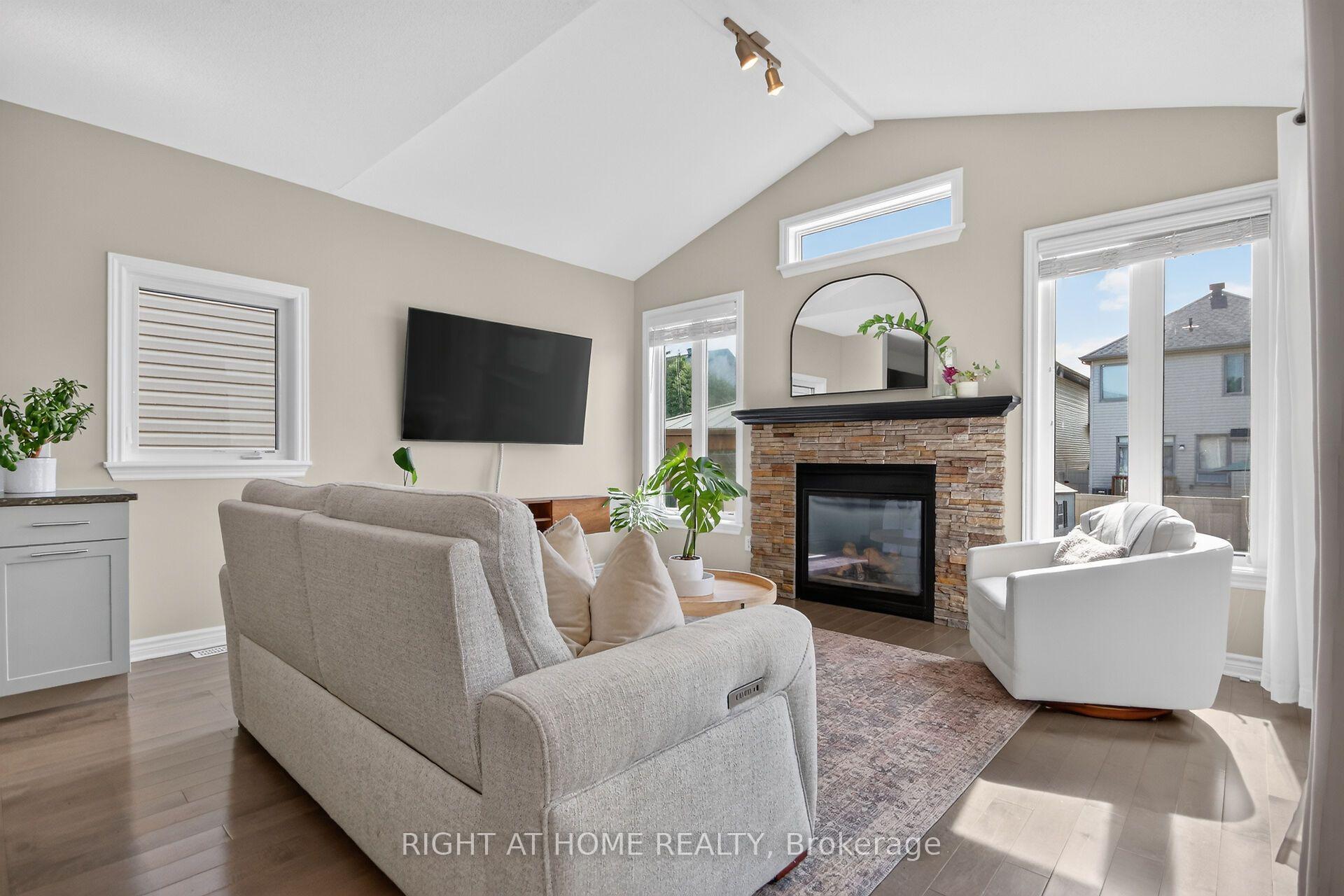 Photo 6 of 207 Mareth Way, Ottawa, Riverside South/Gloucester Glen — HOMEH
