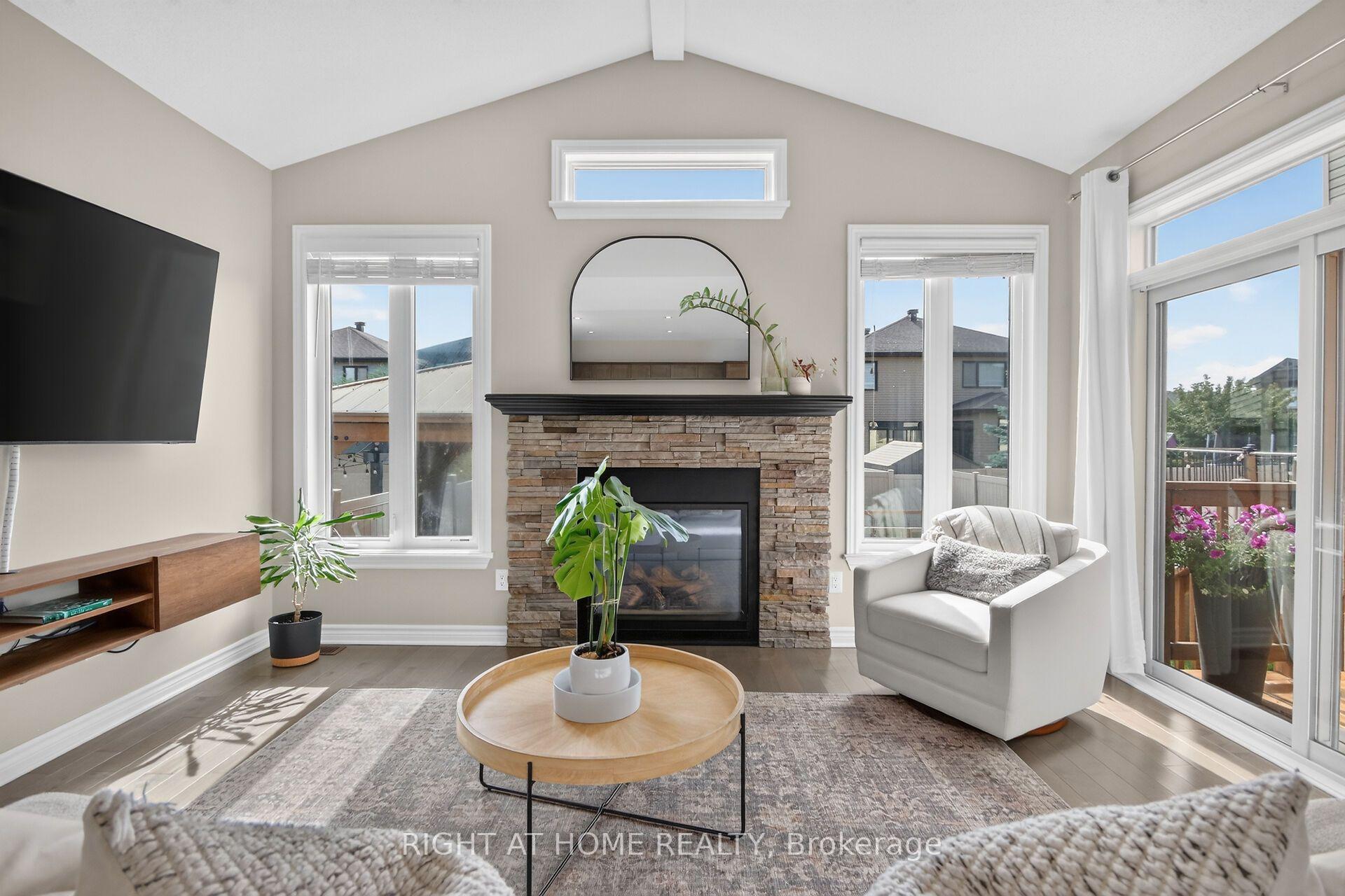 Photo 7 of 207 Mareth Way, Ottawa, Riverside South/Gloucester Glen — HOMEH