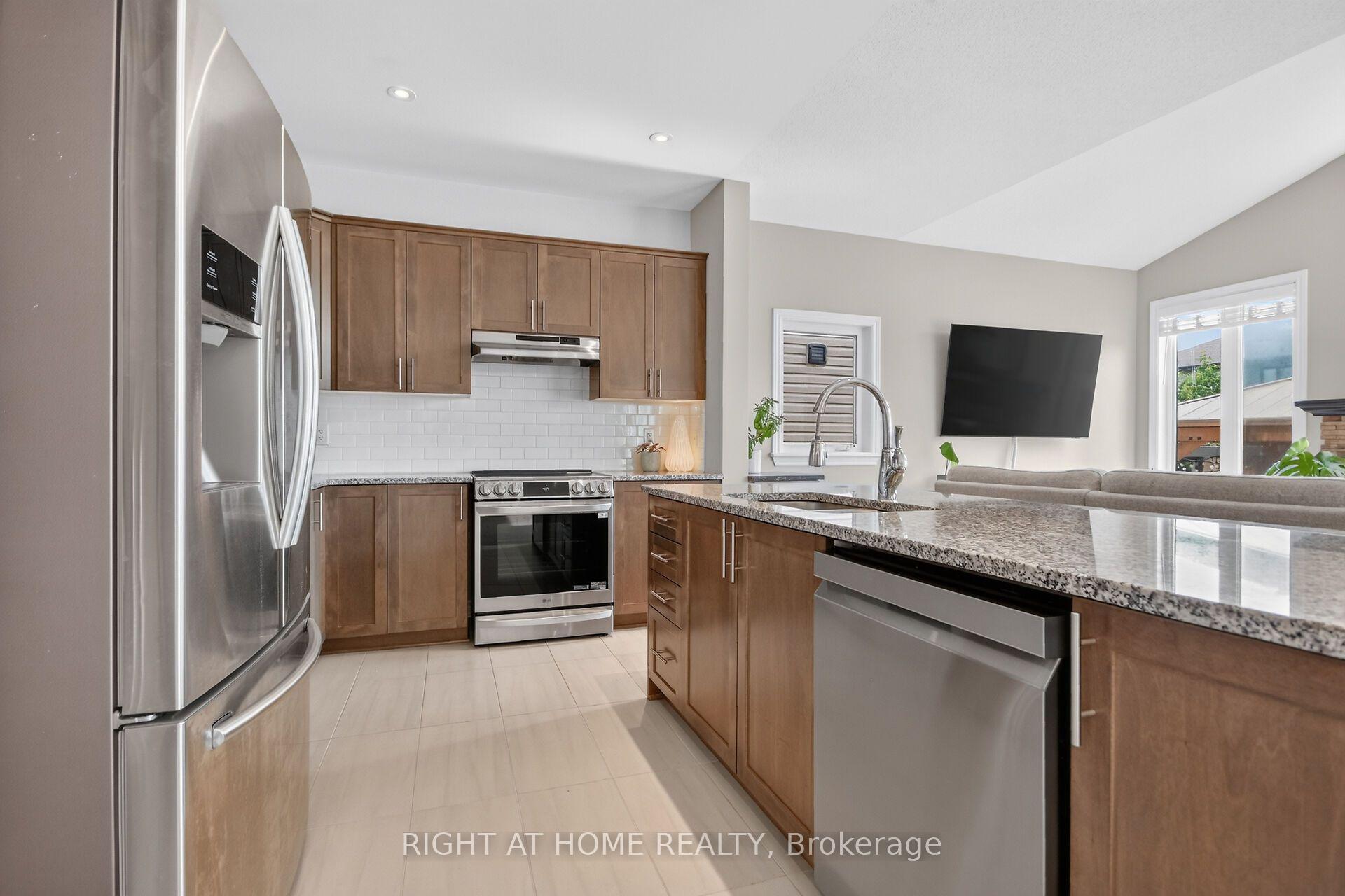 Photo 14 of 207 Mareth Way, Ottawa, Riverside South/Gloucester Glen — HOMEH