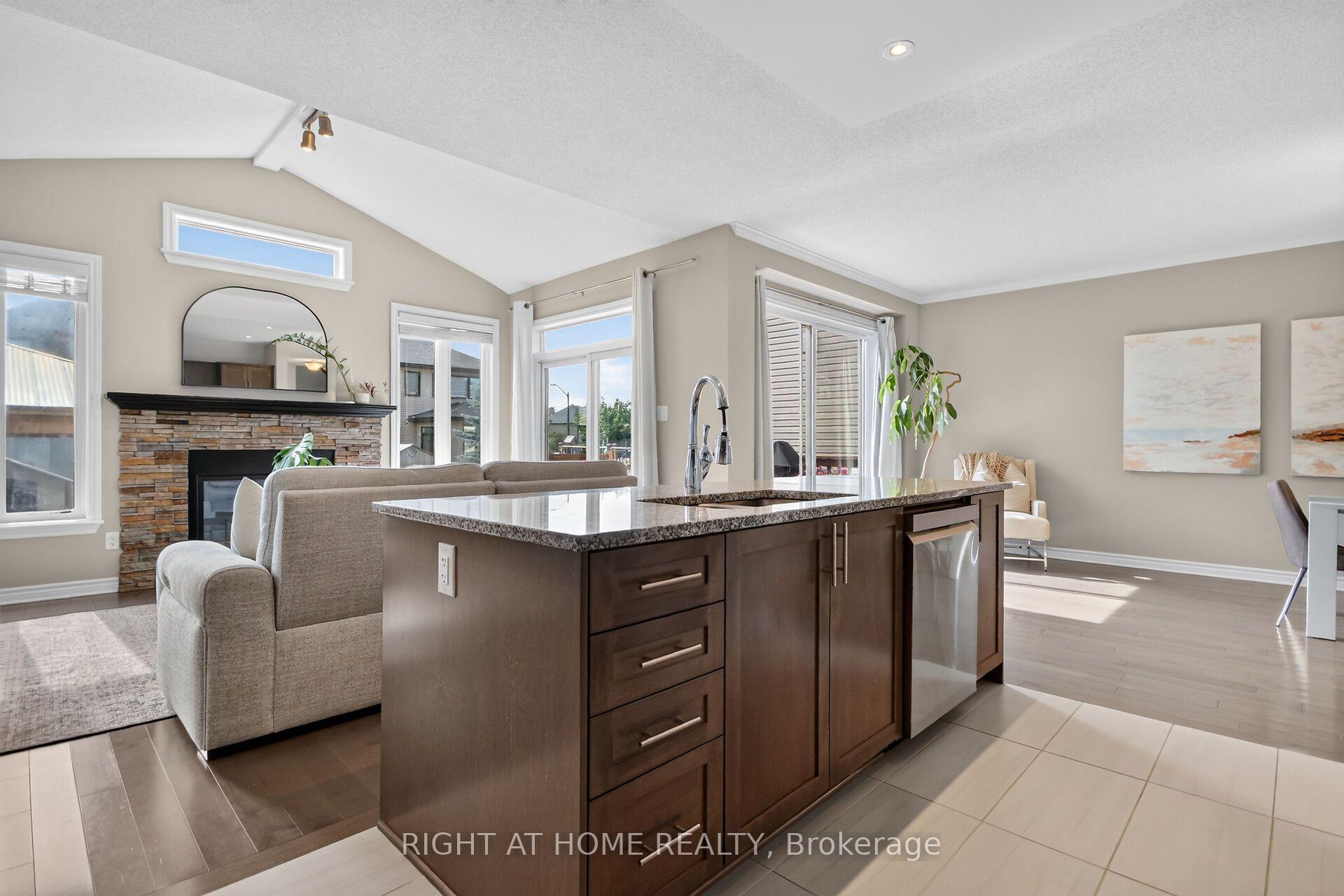 Photo 16 of 207 Mareth Way, Ottawa, Riverside South/Gloucester Glen — HOMEH