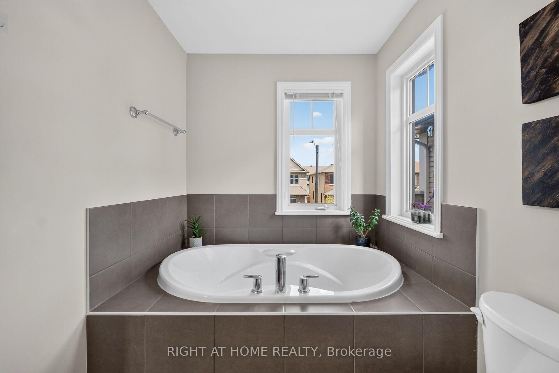 Photo 27 of 207 Mareth Way, Ottawa, Riverside South/Gloucester Glen — HOMEH