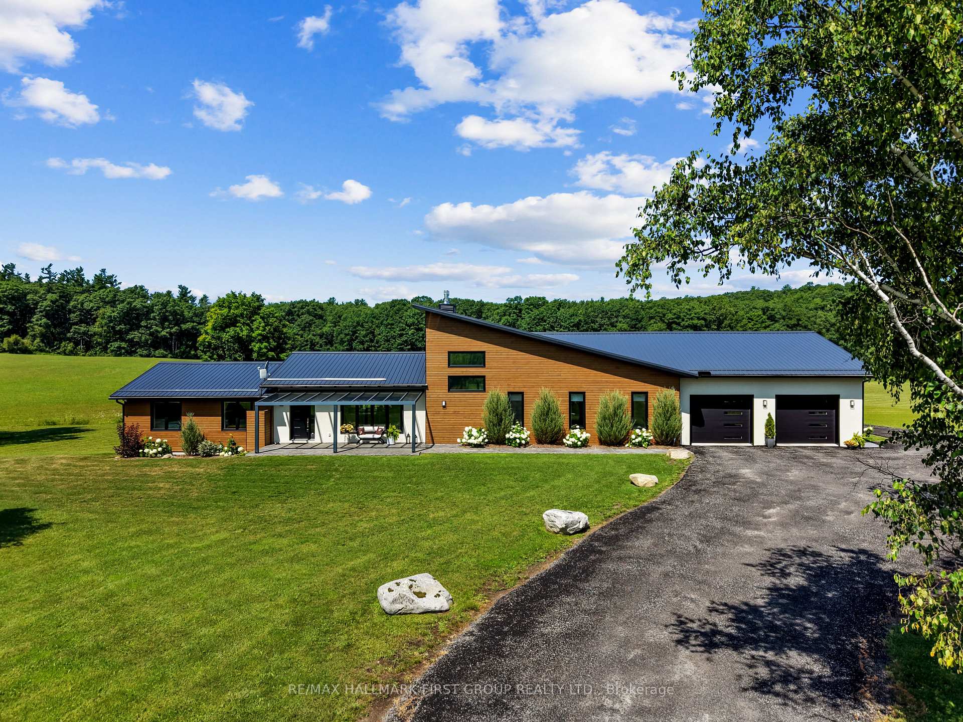 Photo 2 of 4566 Harwood Road, Hamilton Township, Rural Hamilton — HOMEH