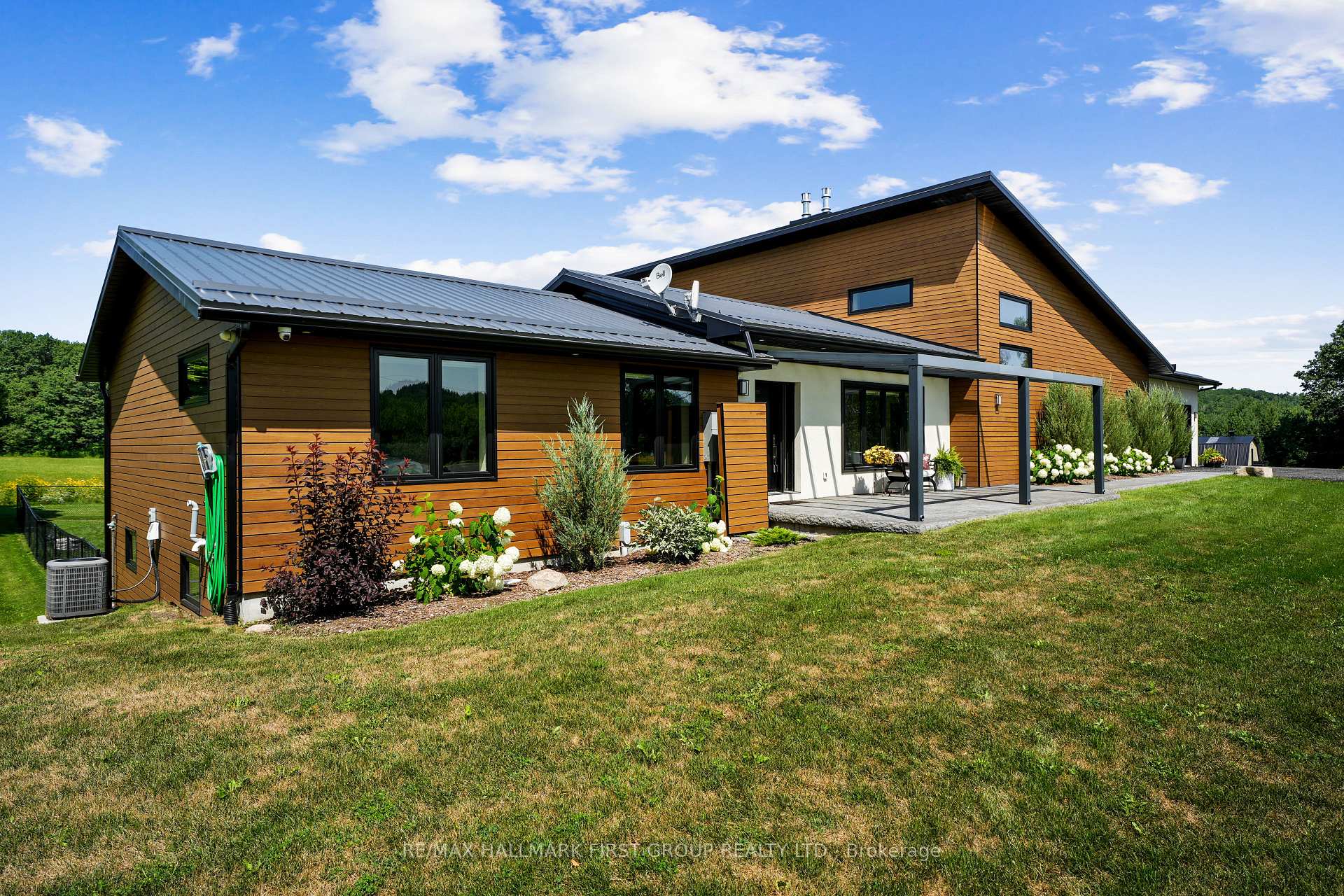 Photo 3 of 4566 Harwood Road, Hamilton Township, Rural Hamilton — HOMEH