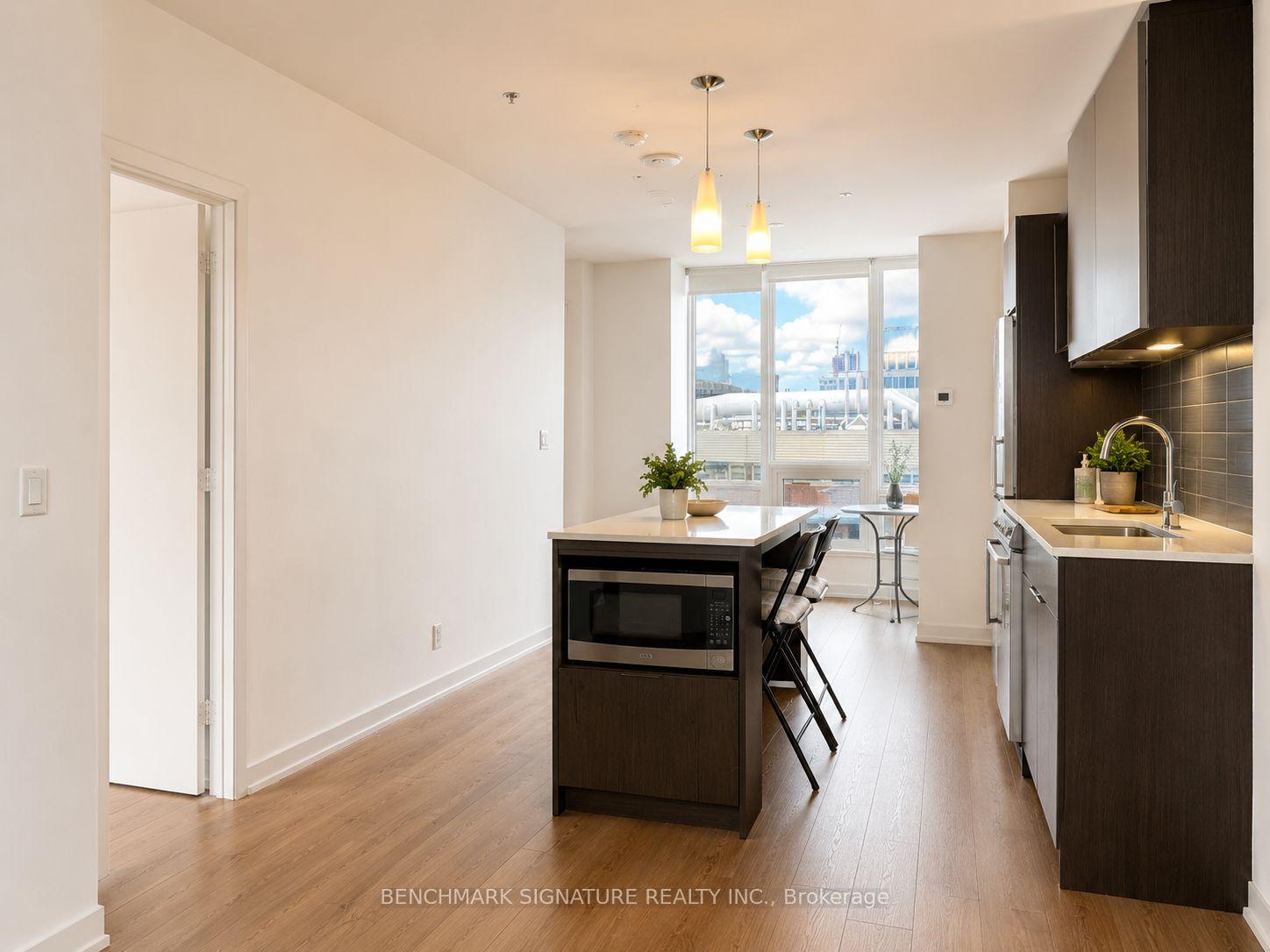 Photo 7 of Unit 606, 203 College Street, Toronto, Kensington-Chinatown — HOMEH