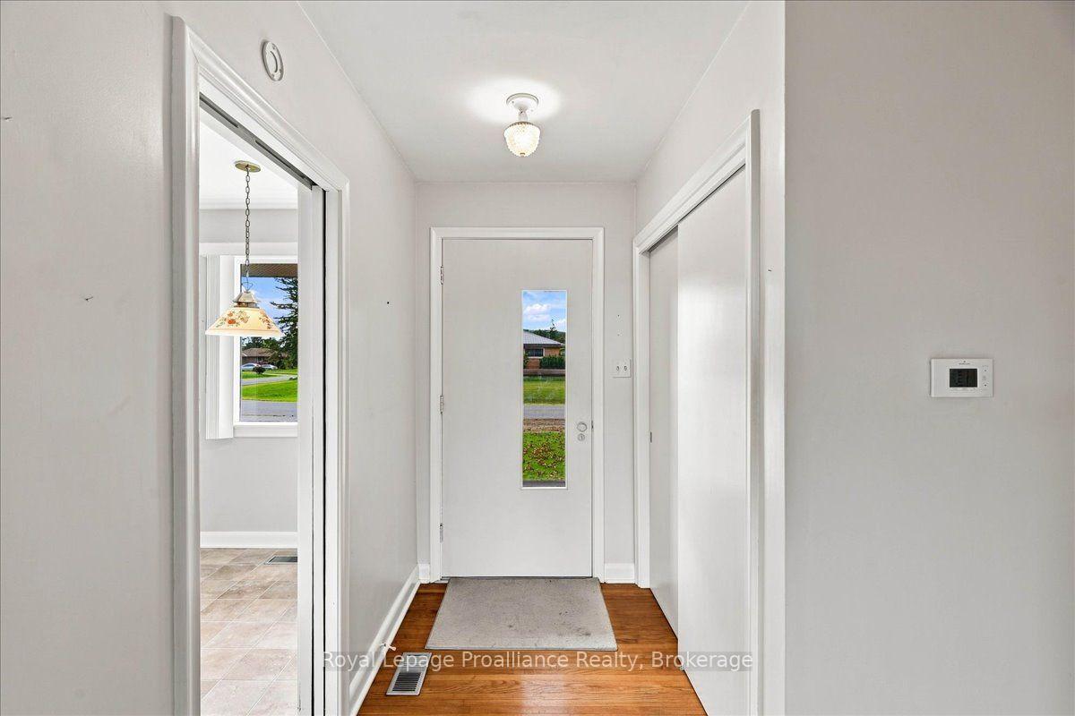 Photo 5 of 120 Sidney Crescent, Quinte West, Sidney Ward — HOMEH