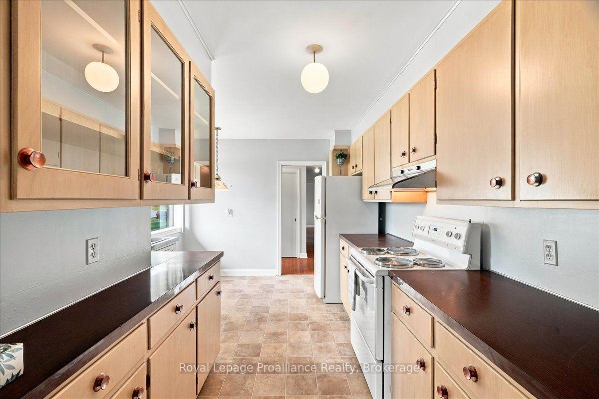 Photo 6 of 120 Sidney Crescent, Quinte West, Sidney Ward — HOMEH